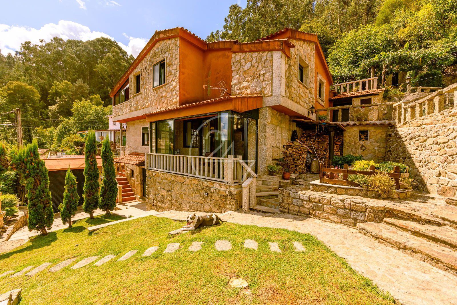 Chalet for Sale in Redondela