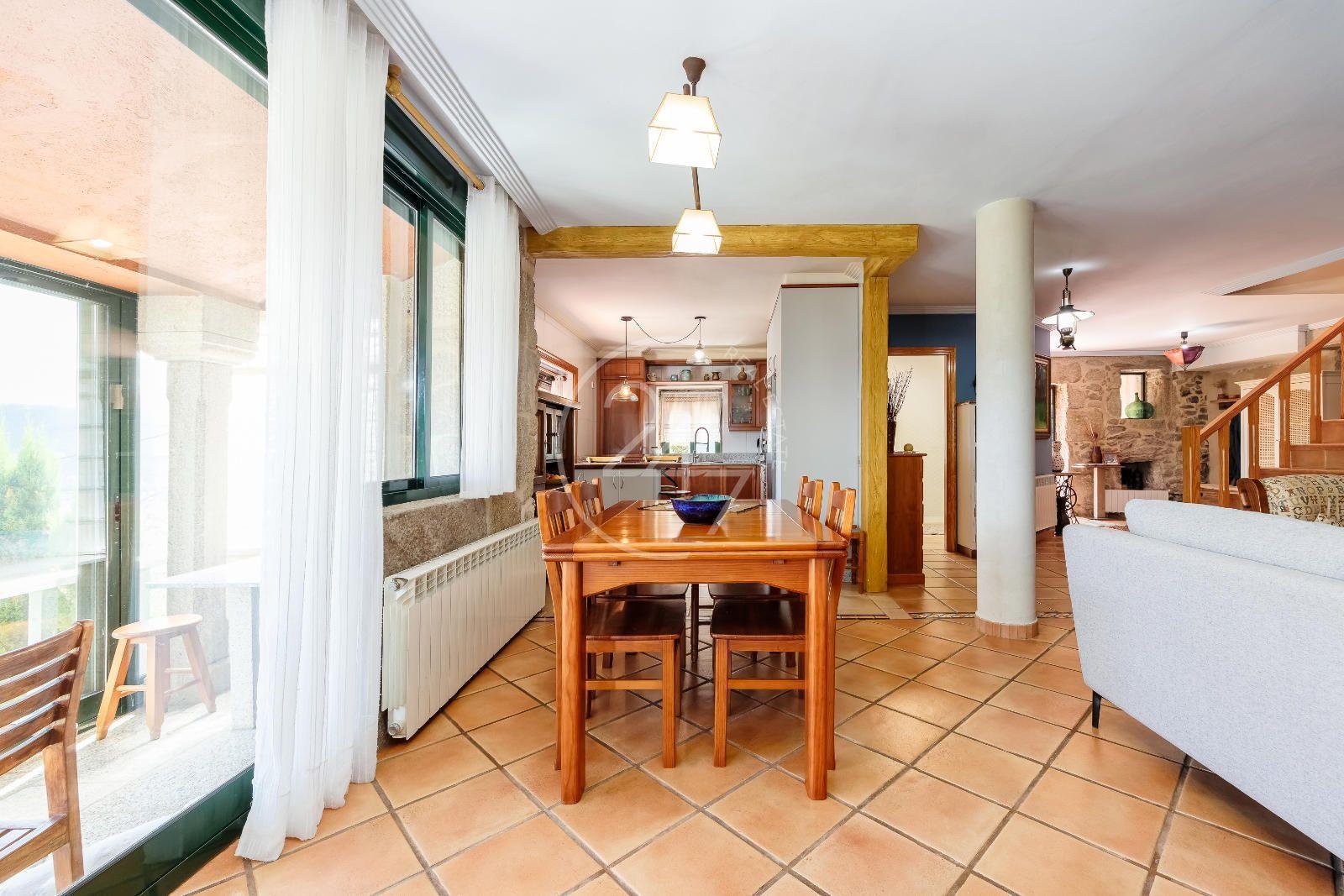 Chalet for Sale in Redondela
