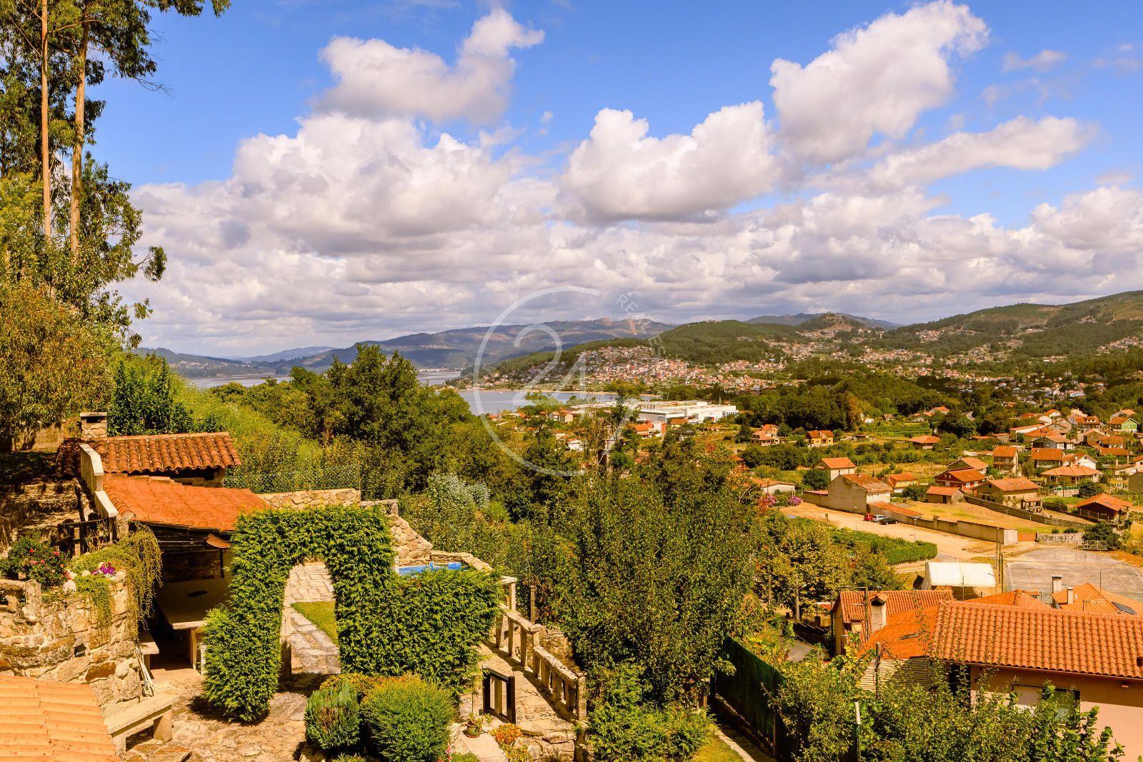 Chalet for Sale in Redondela