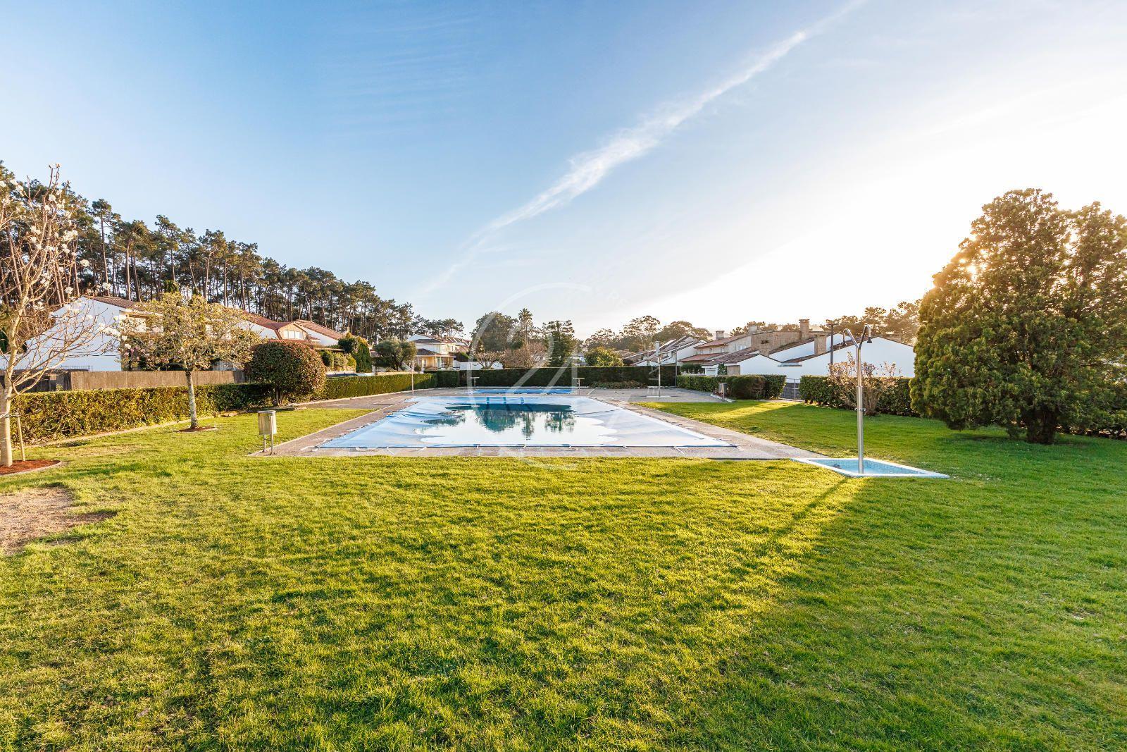 Chalet en Venta en Grove, O