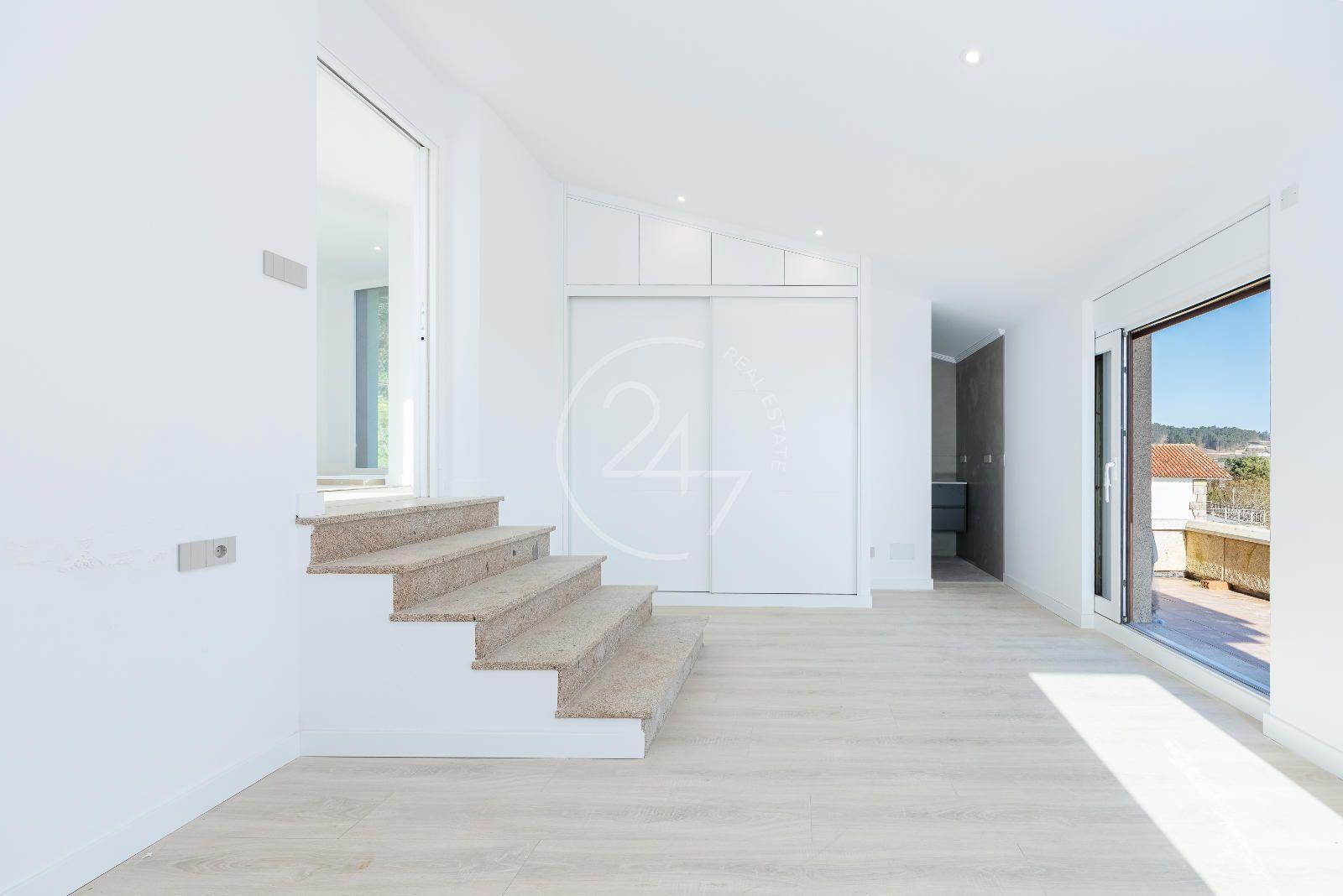 Chalet for Sale in Sanxenxo
