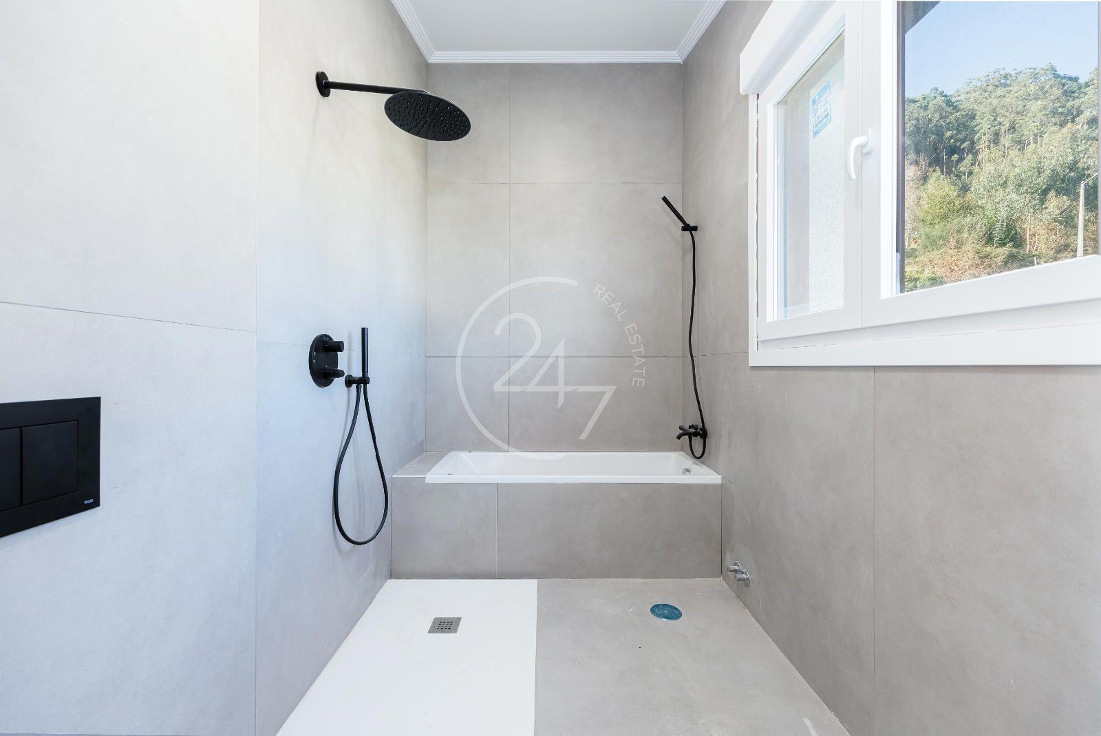 Chalet for Sale in Sanxenxo