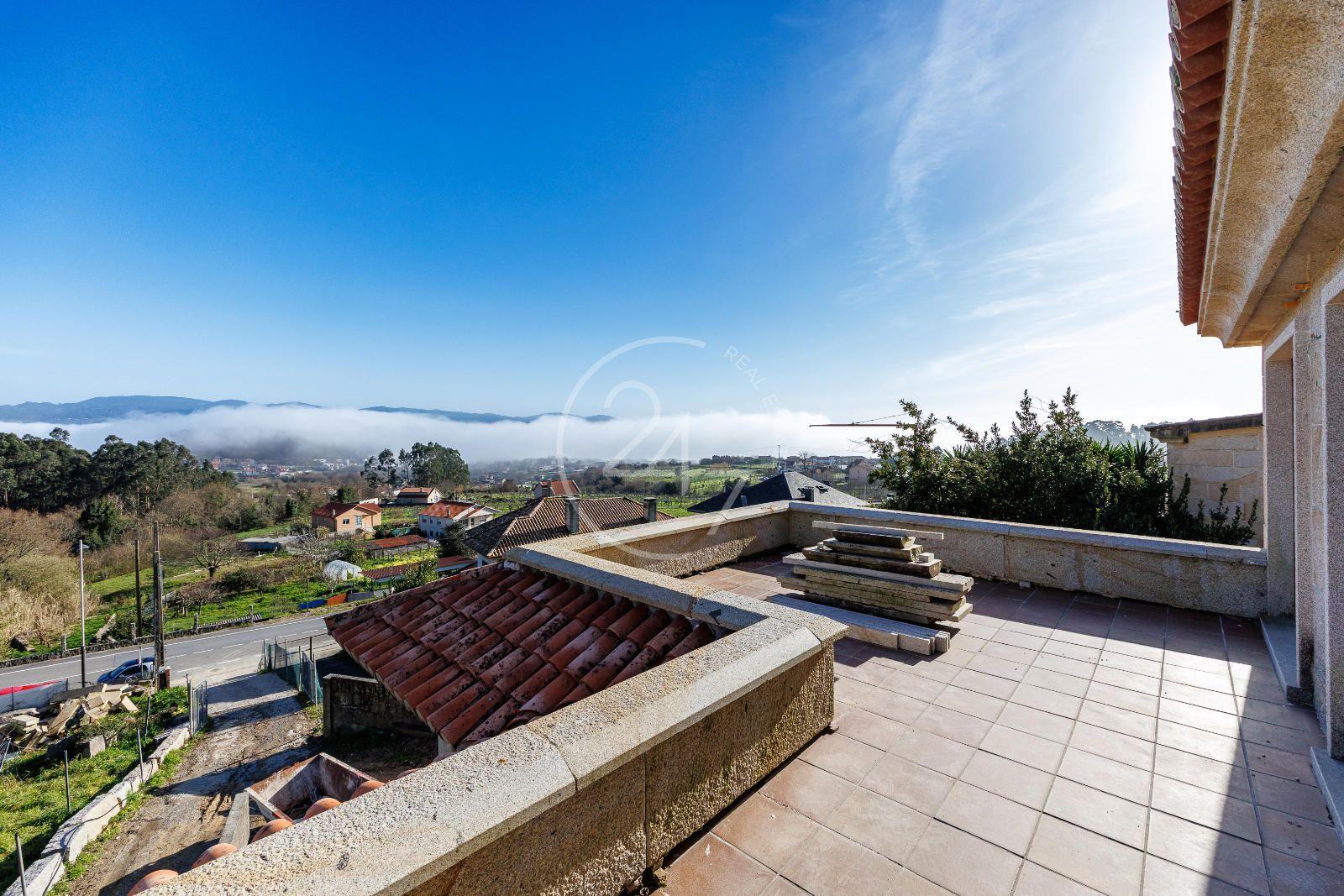 Chalet for Sale in Sanxenxo