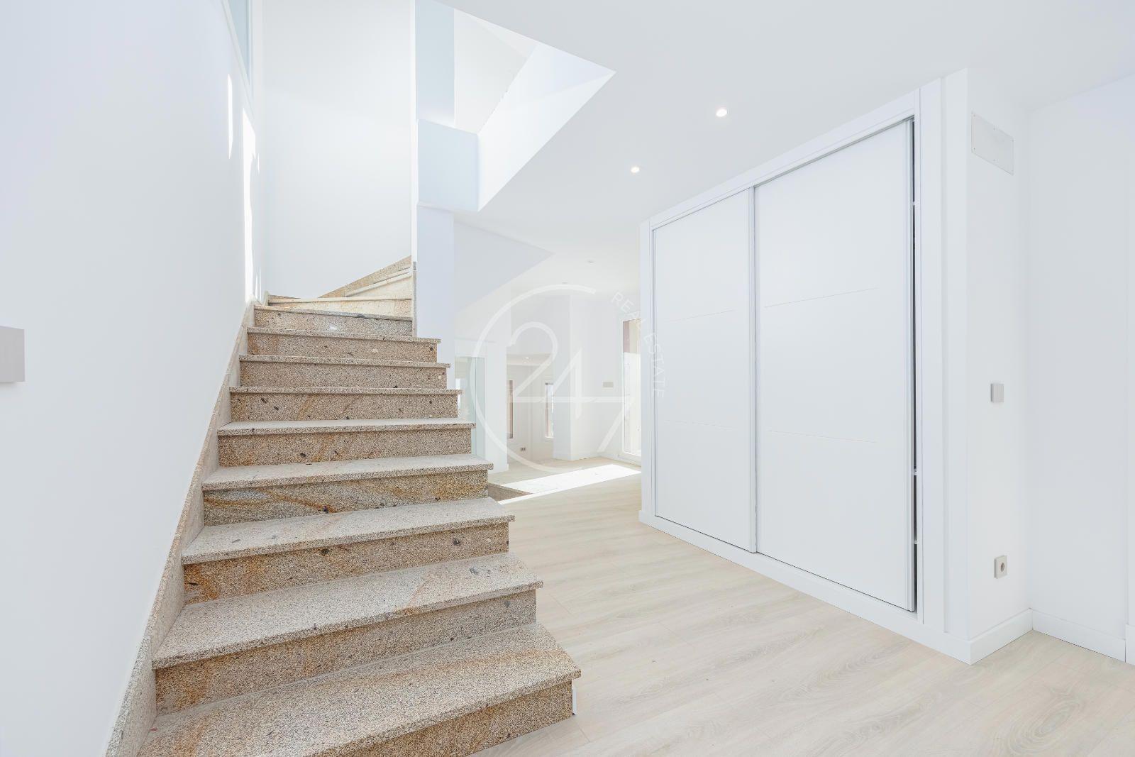 Chalet for Sale in Sanxenxo