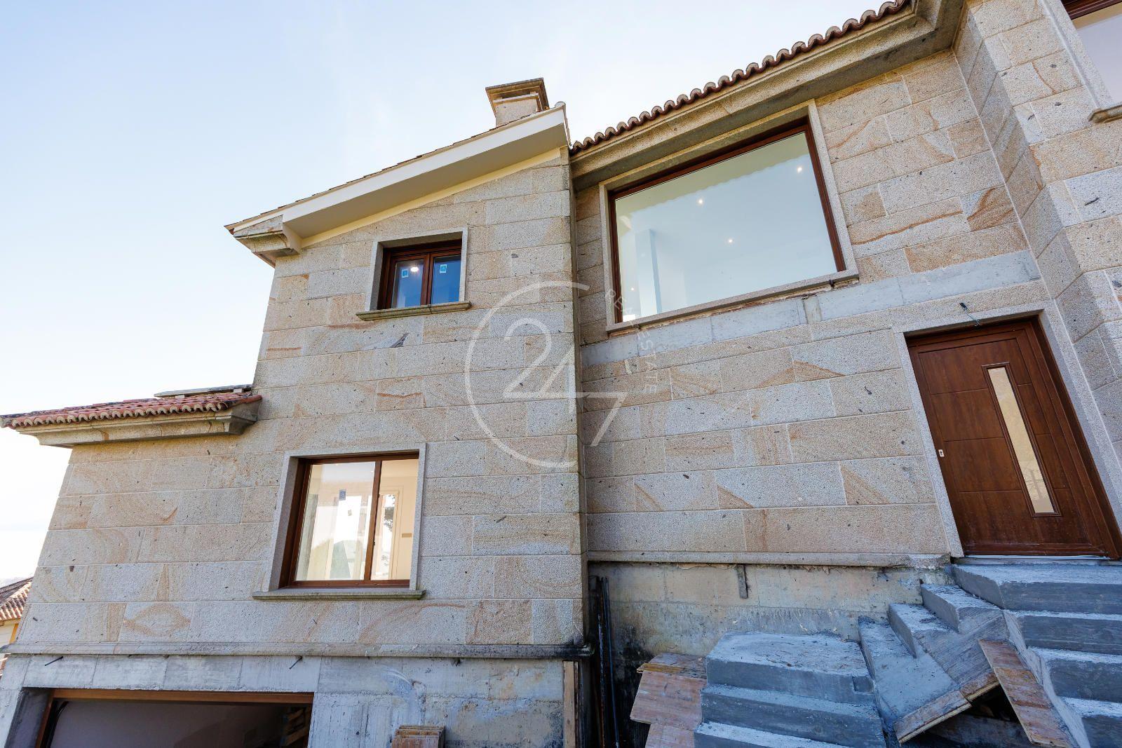 Chalet for Sale in Sanxenxo