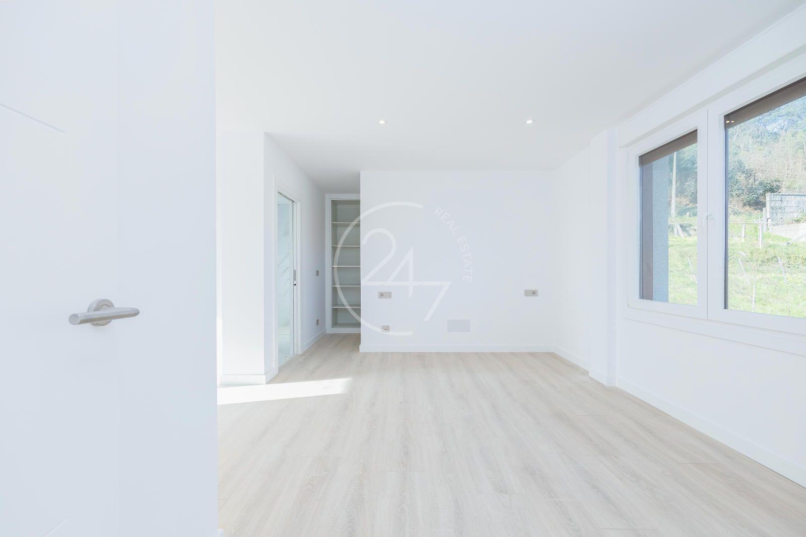 Chalet for Sale in Sanxenxo