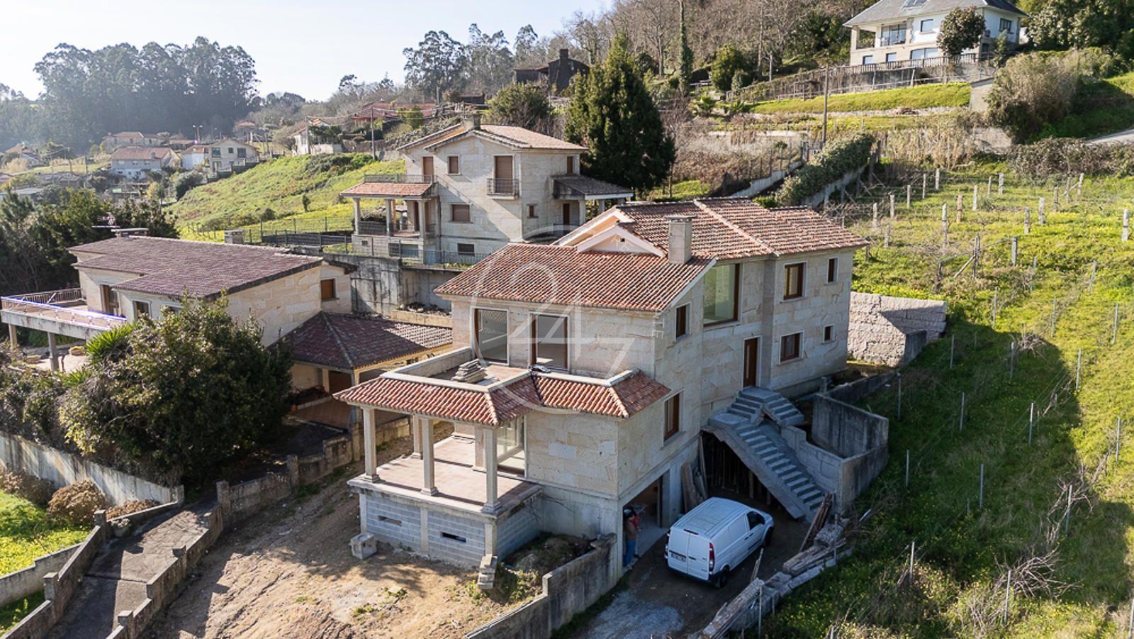 Chalet for Sale in Sanxenxo