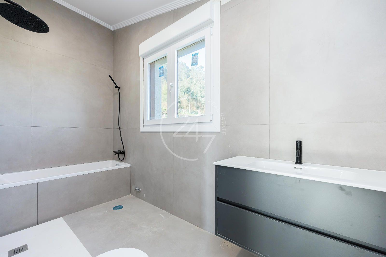 Chalet for Sale in Sanxenxo