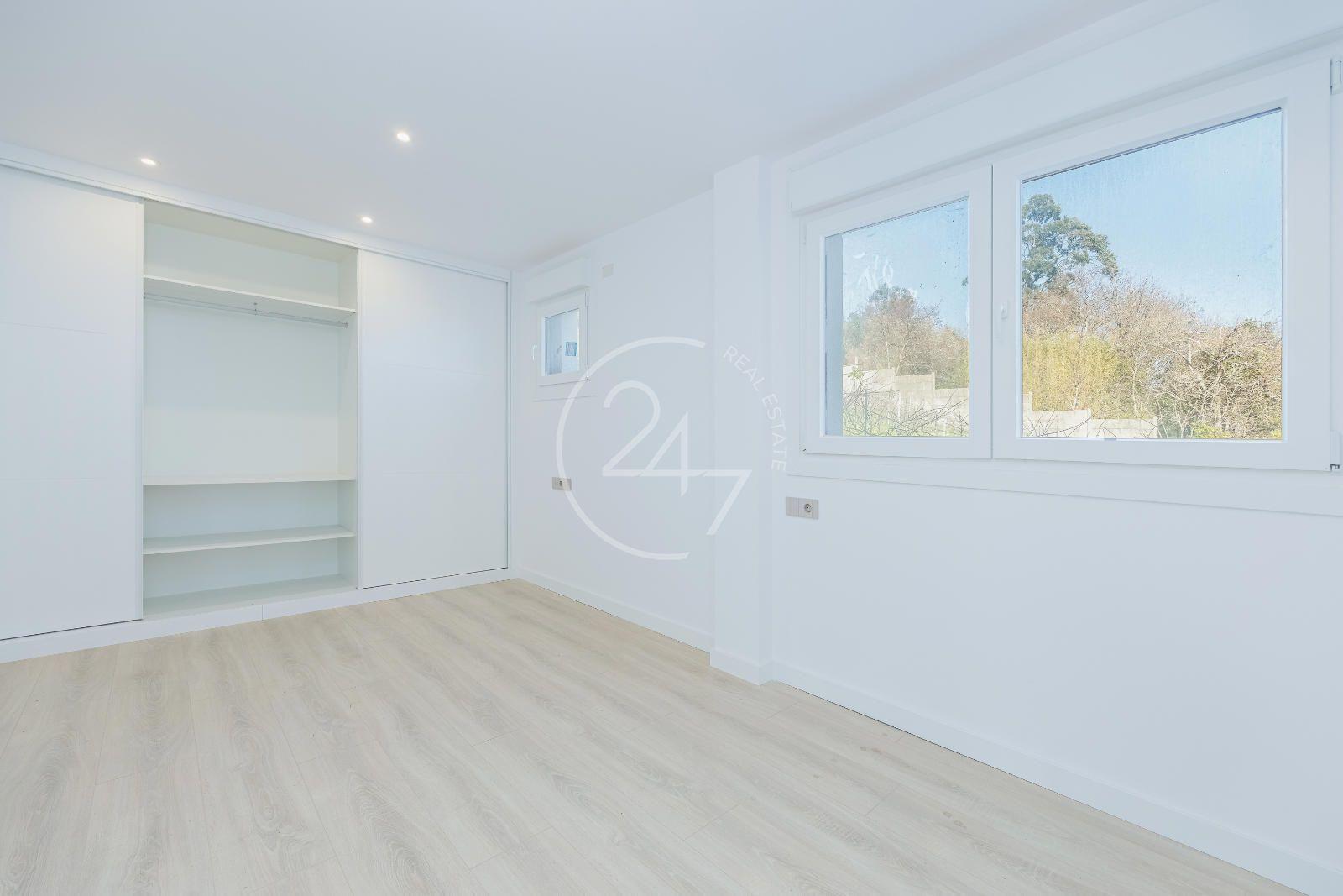 Chalet for Sale in Sanxenxo