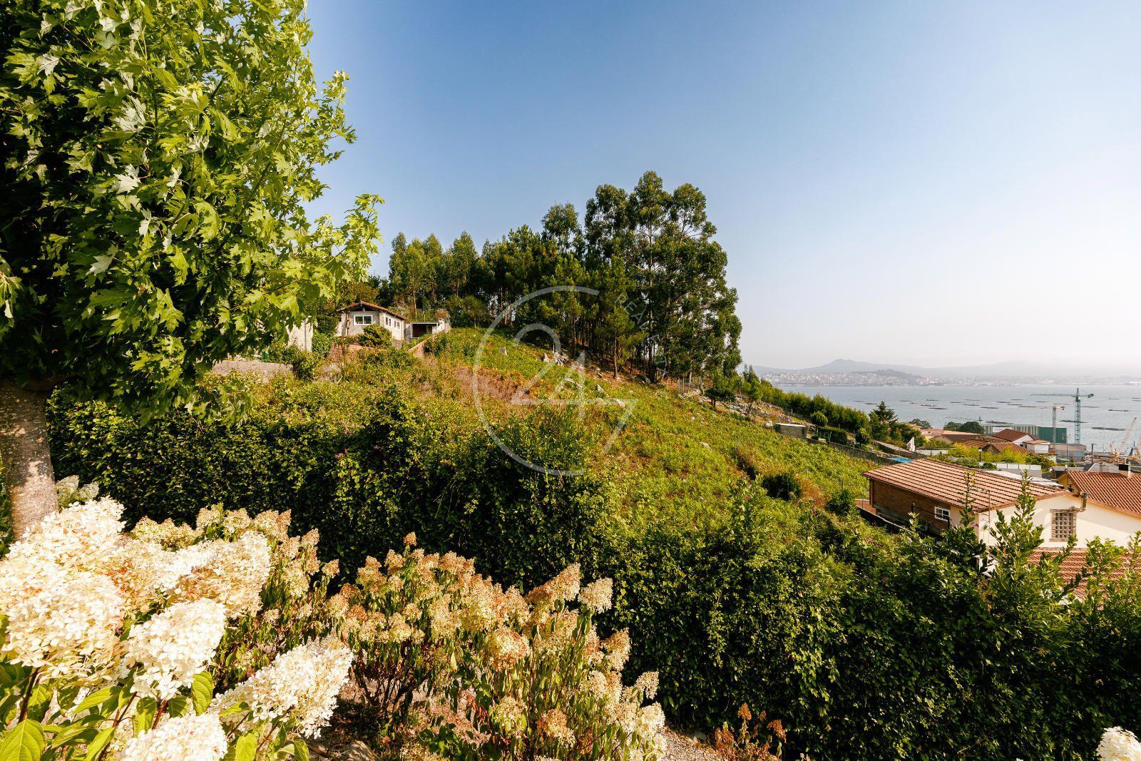 Chalet for Sale in Moaña