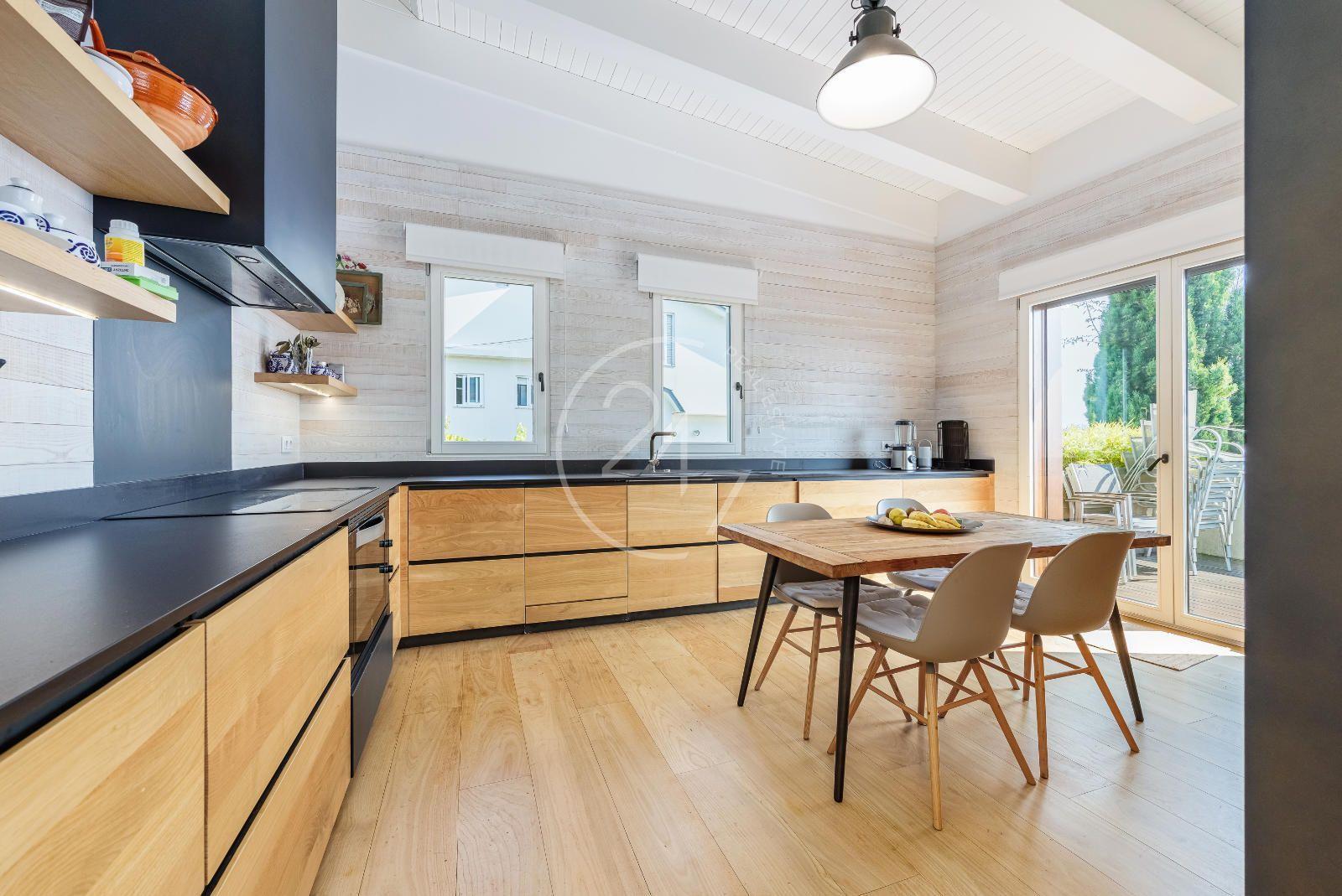Chalet for Sale in Moaña
