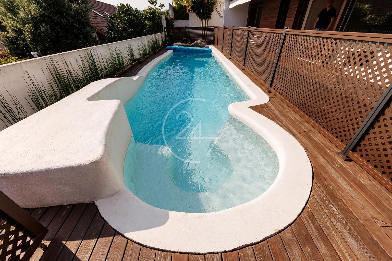 Chalet for Sale in Moaña