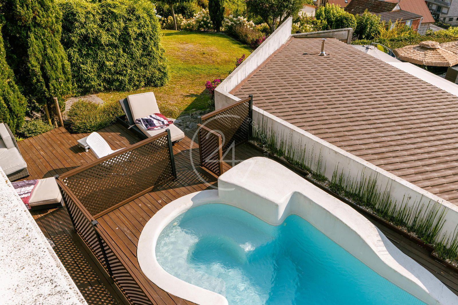 Chalet for Sale in Moaña