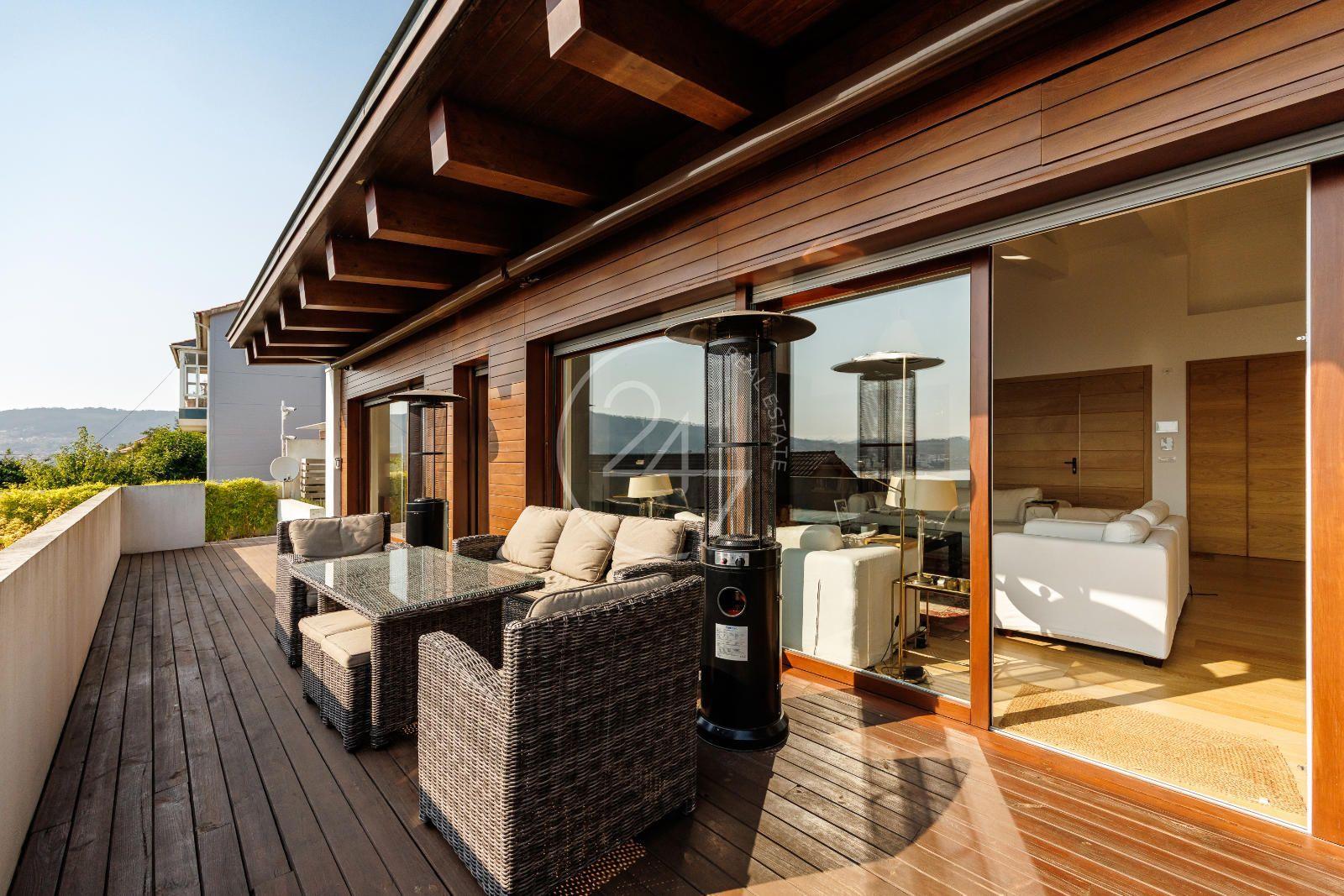 Chalet for Sale in Moaña