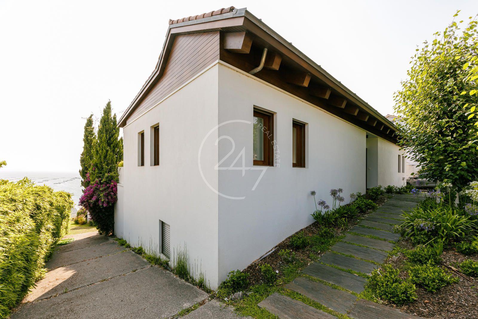 Chalet for Sale in Moaña