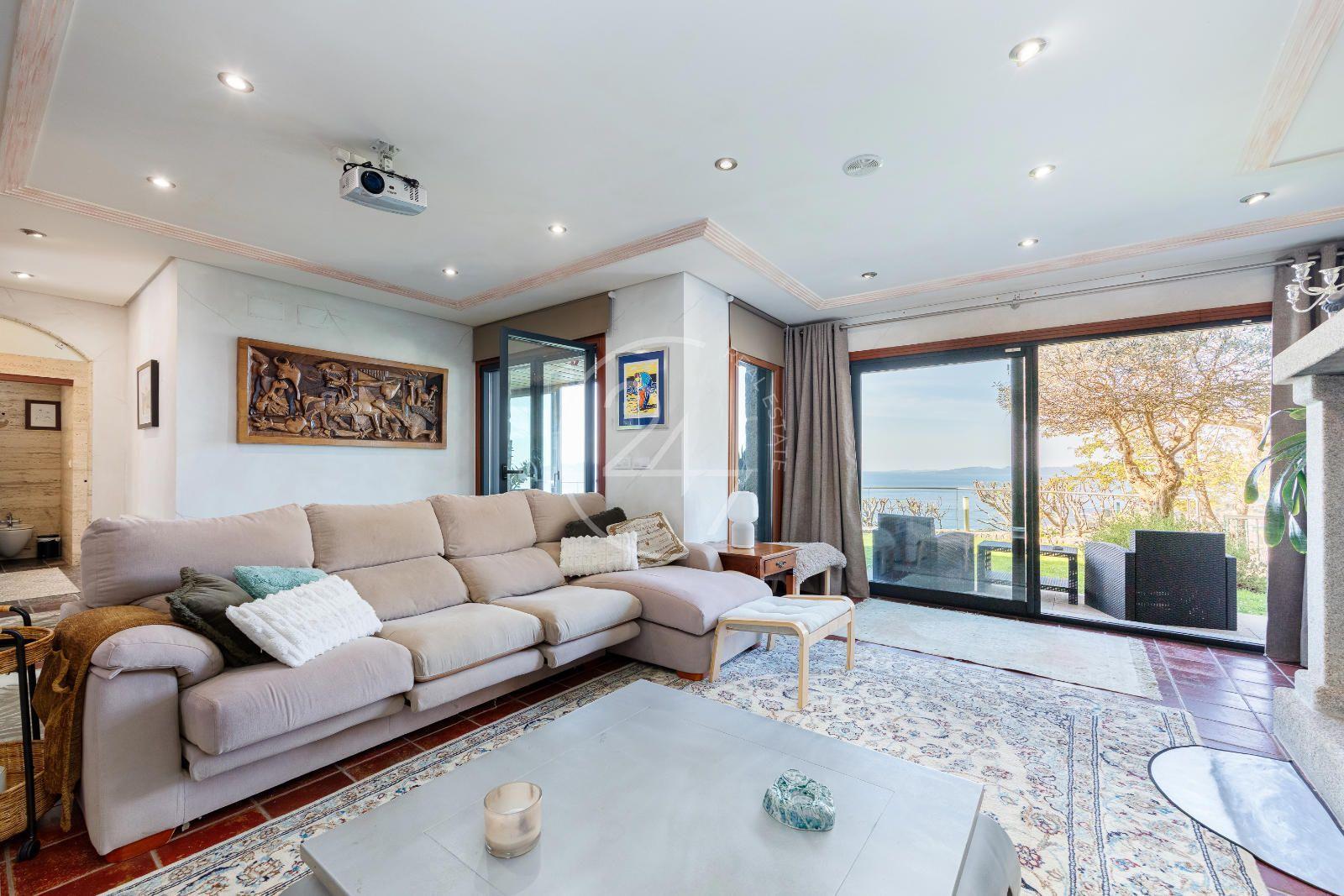 Chalet for Sale in Nigrán