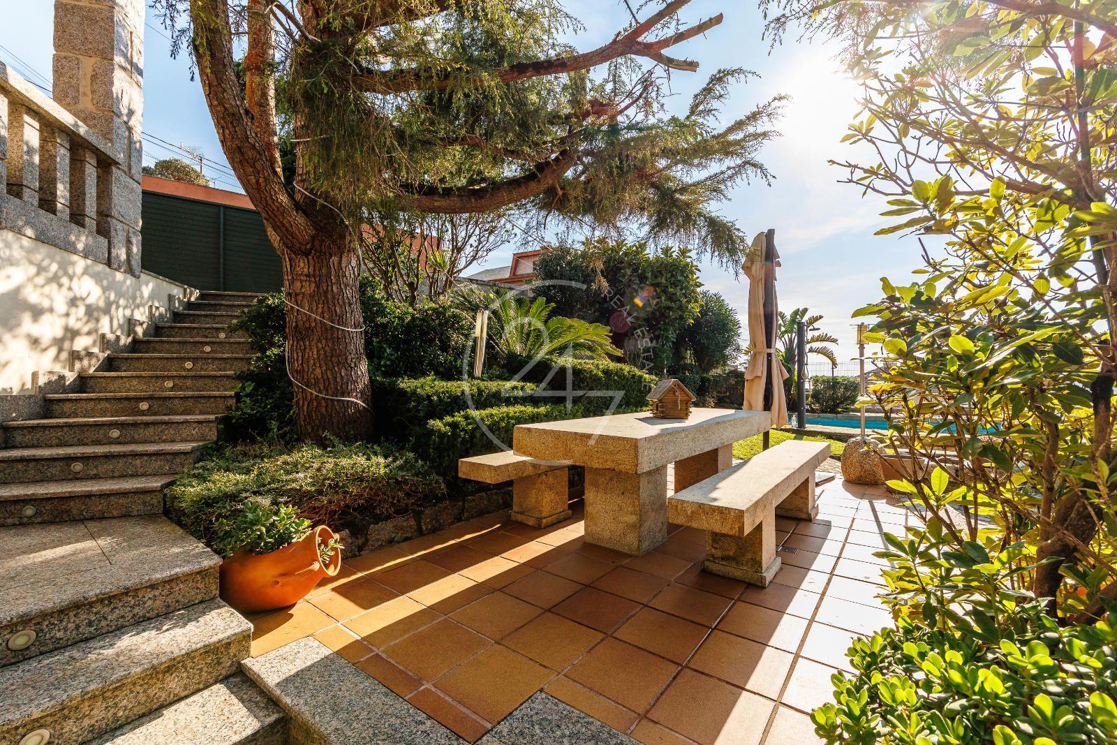 Chalet for Sale in Nigrán