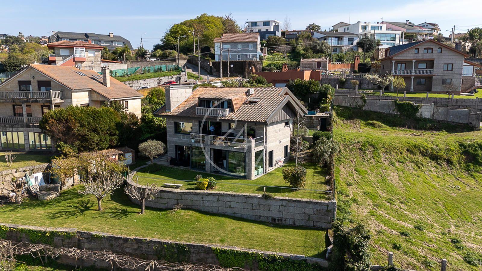 Chalet for Sale in Nigrán