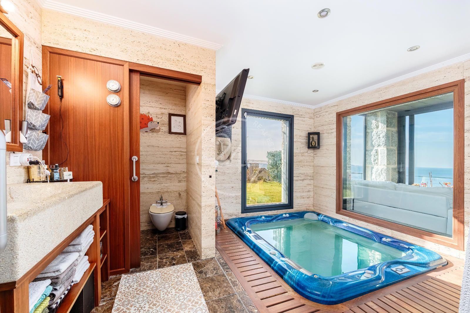 Chalet for Sale in Nigrán