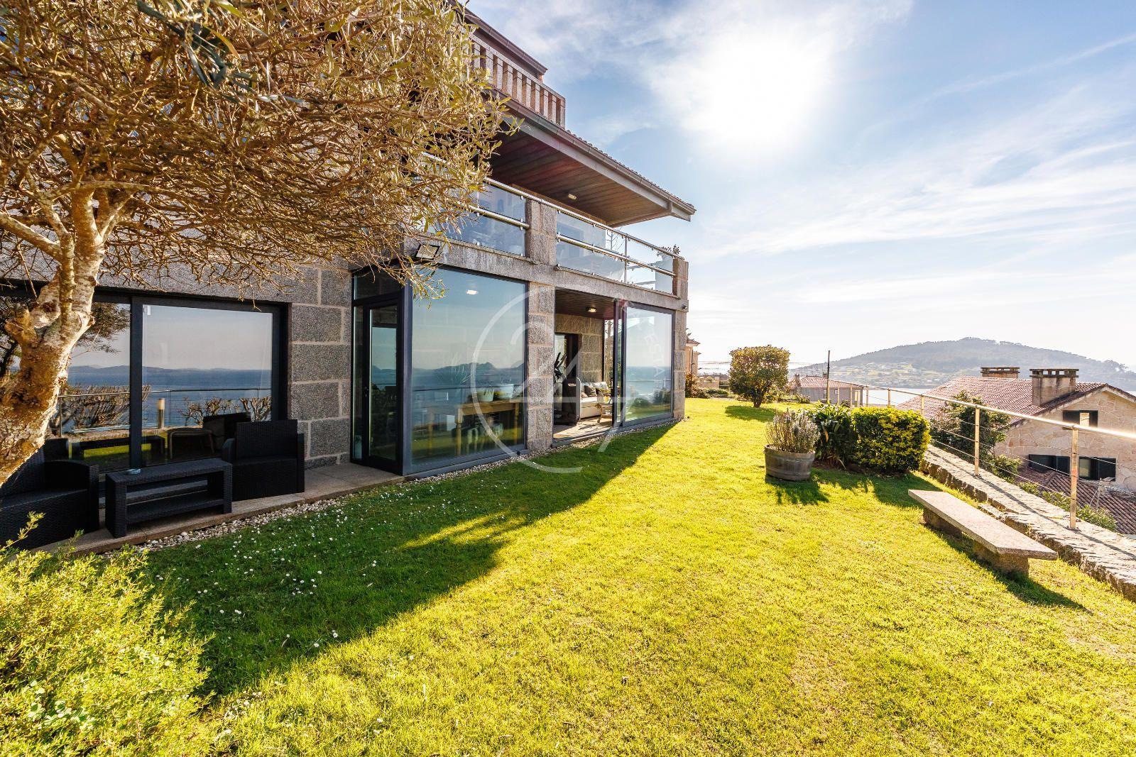Chalet for Sale in Nigrán