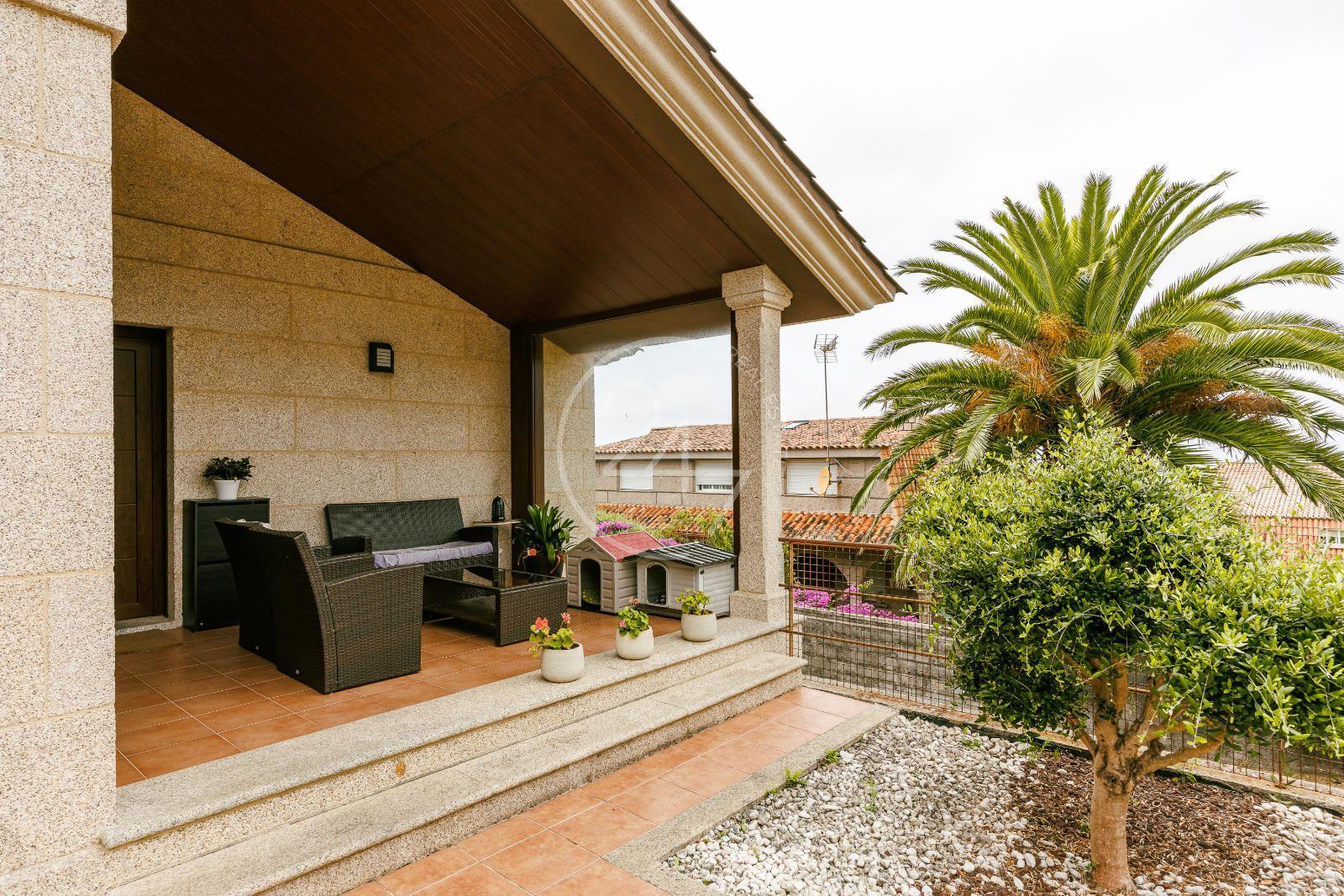 Chalet for Sale in Nigrán