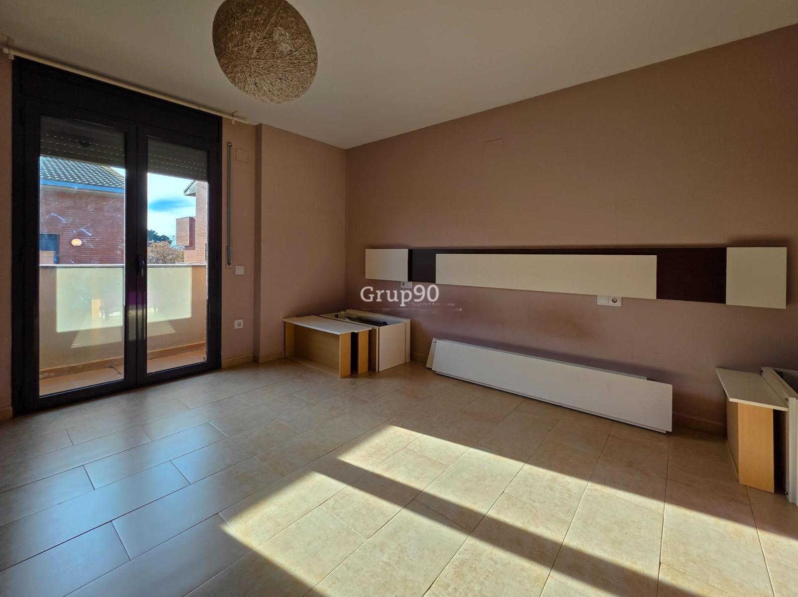 Semi-detached House for Sale in Lleida