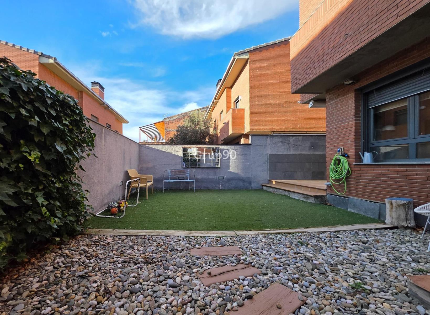 Semi-detached House for Sale in Lleida