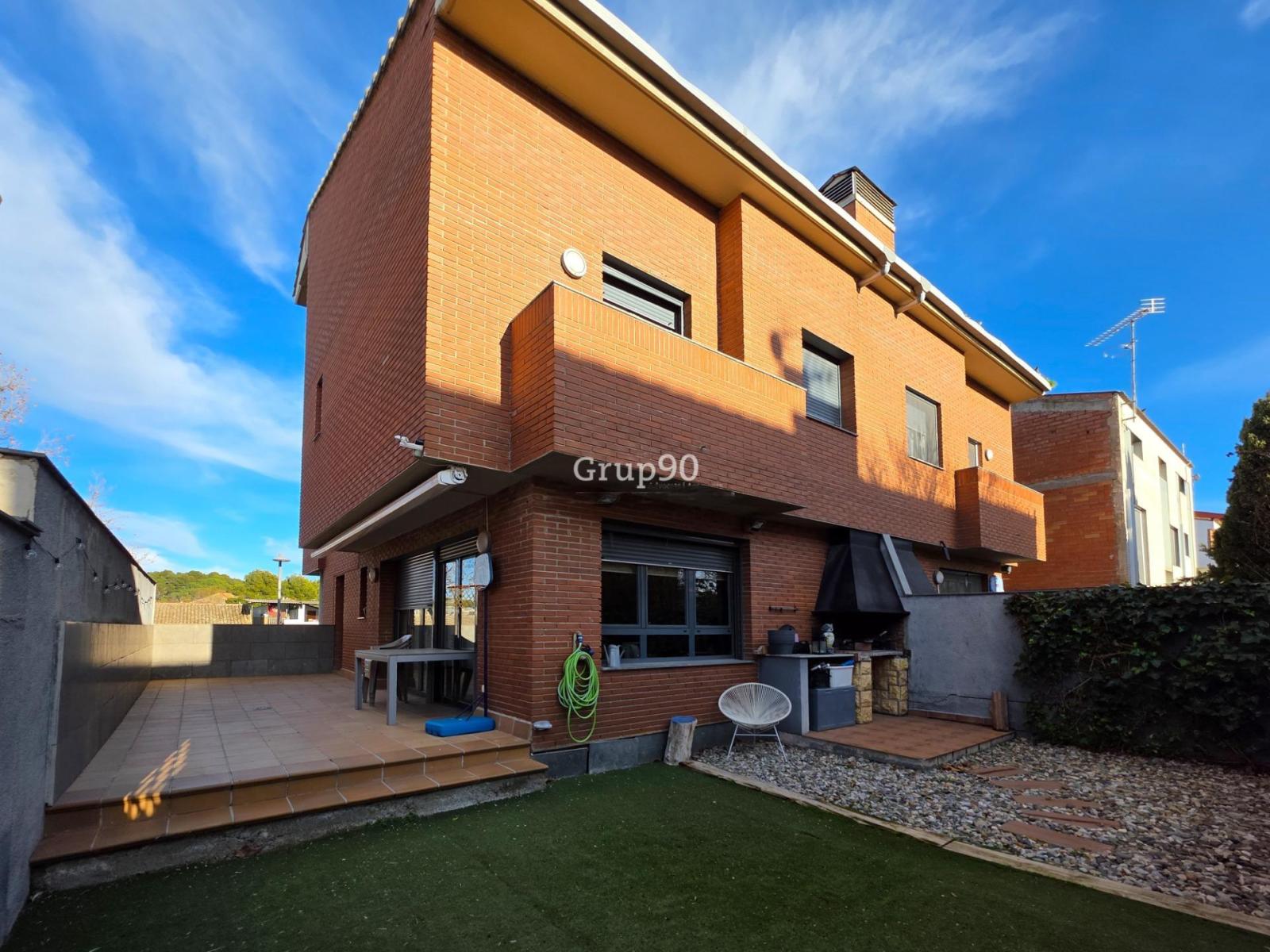 Semi-detached House for Sale in Lleida
