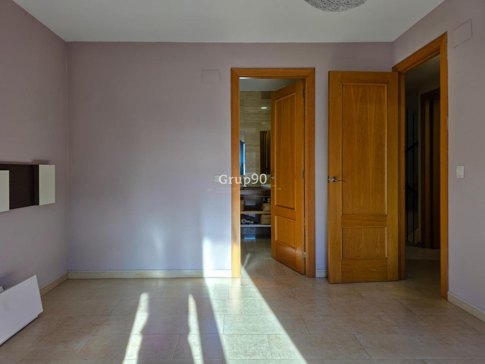 Semi-detached House for Sale in Lleida