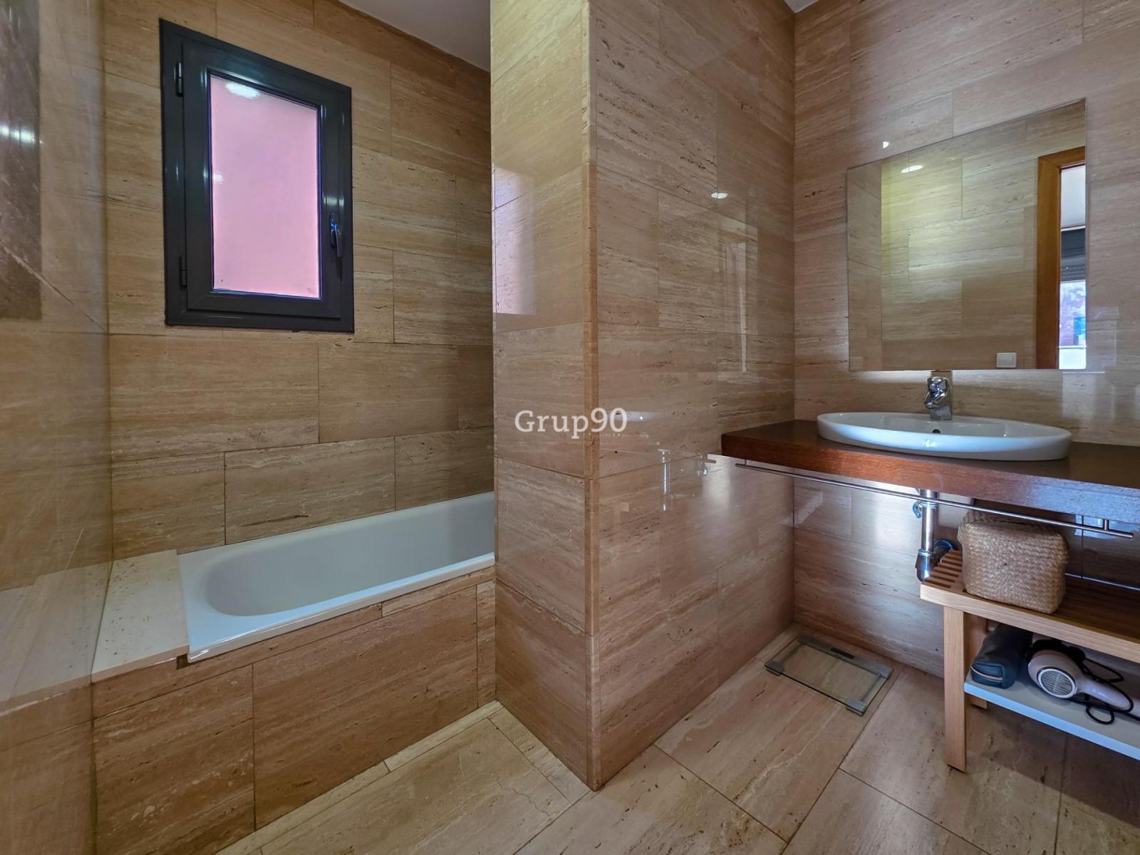 Semi-detached House for Sale in Lleida