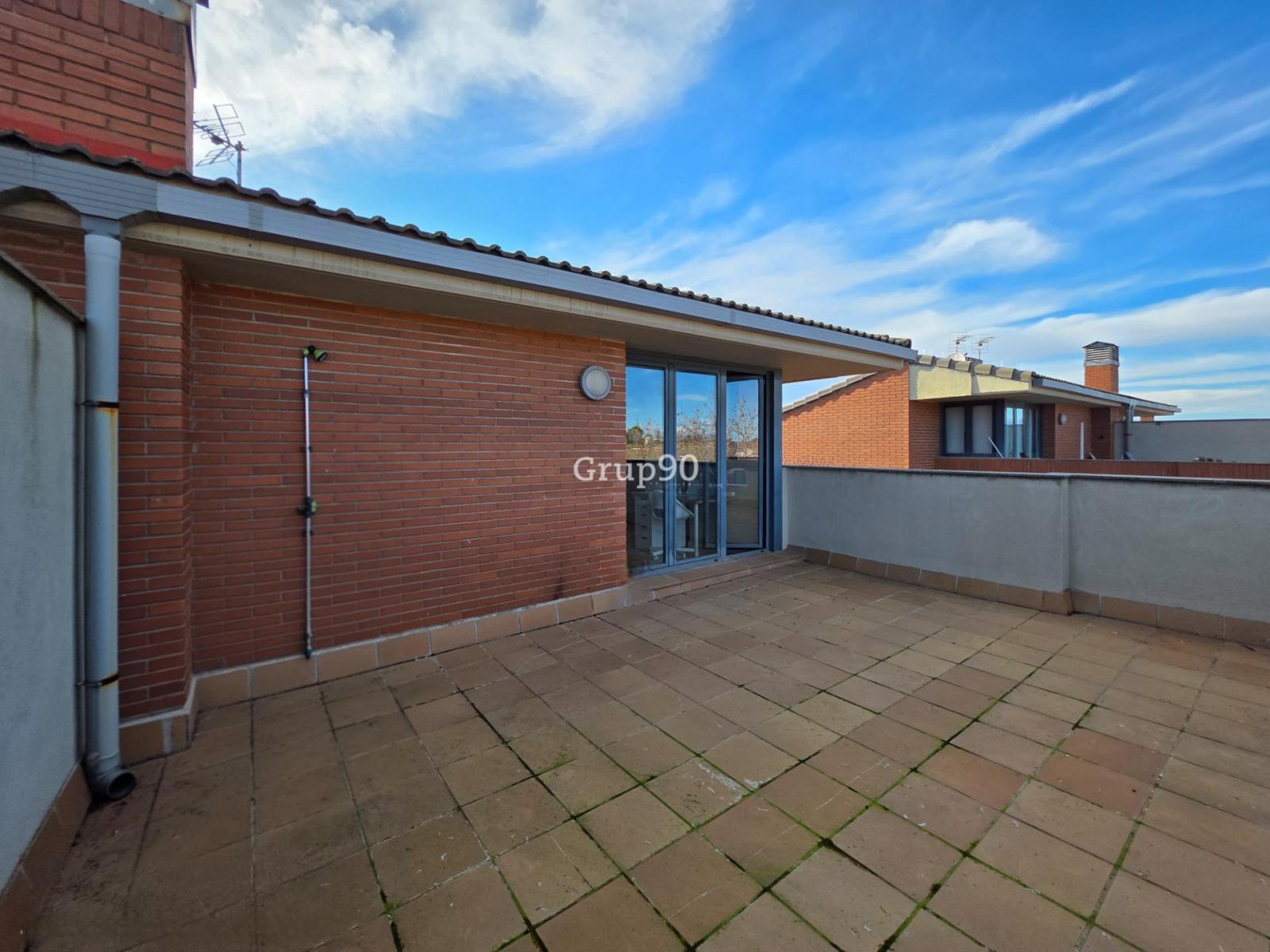 Semi-detached House for Sale in Lleida