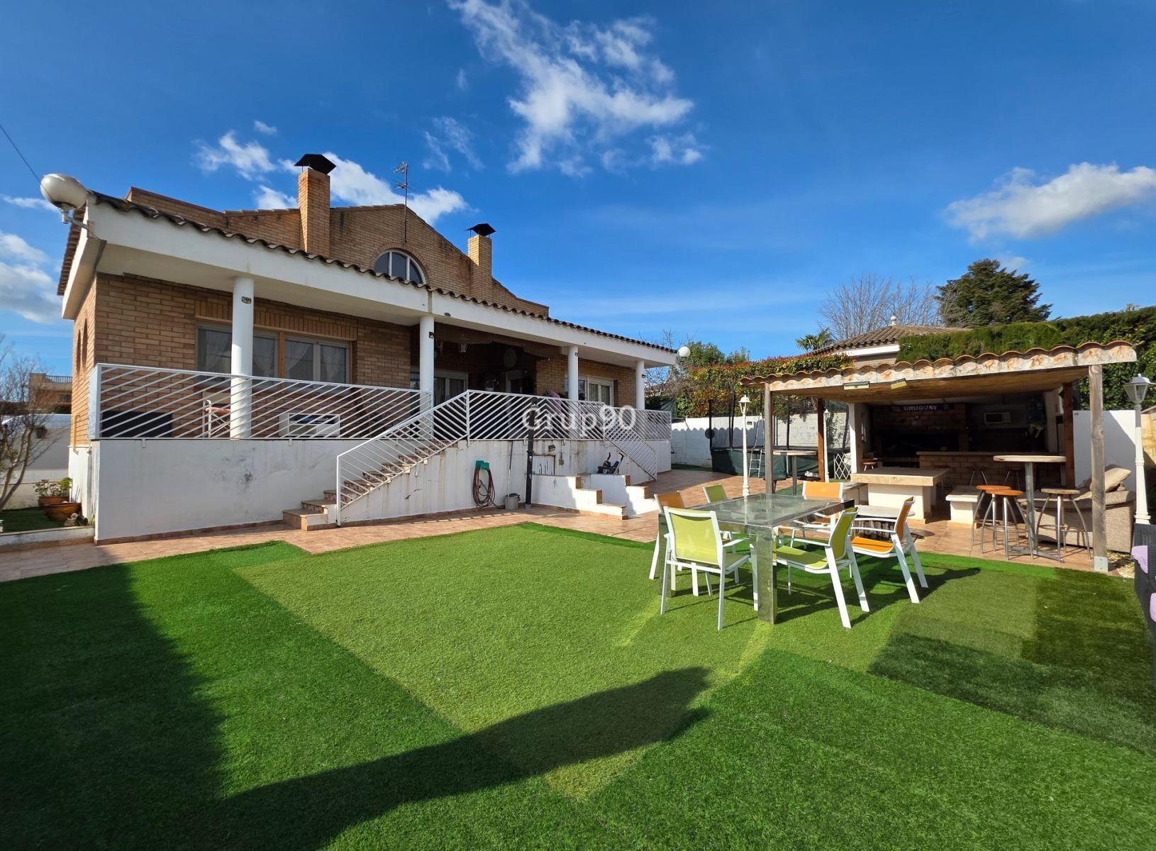 Chalet for Sale in Alpicat