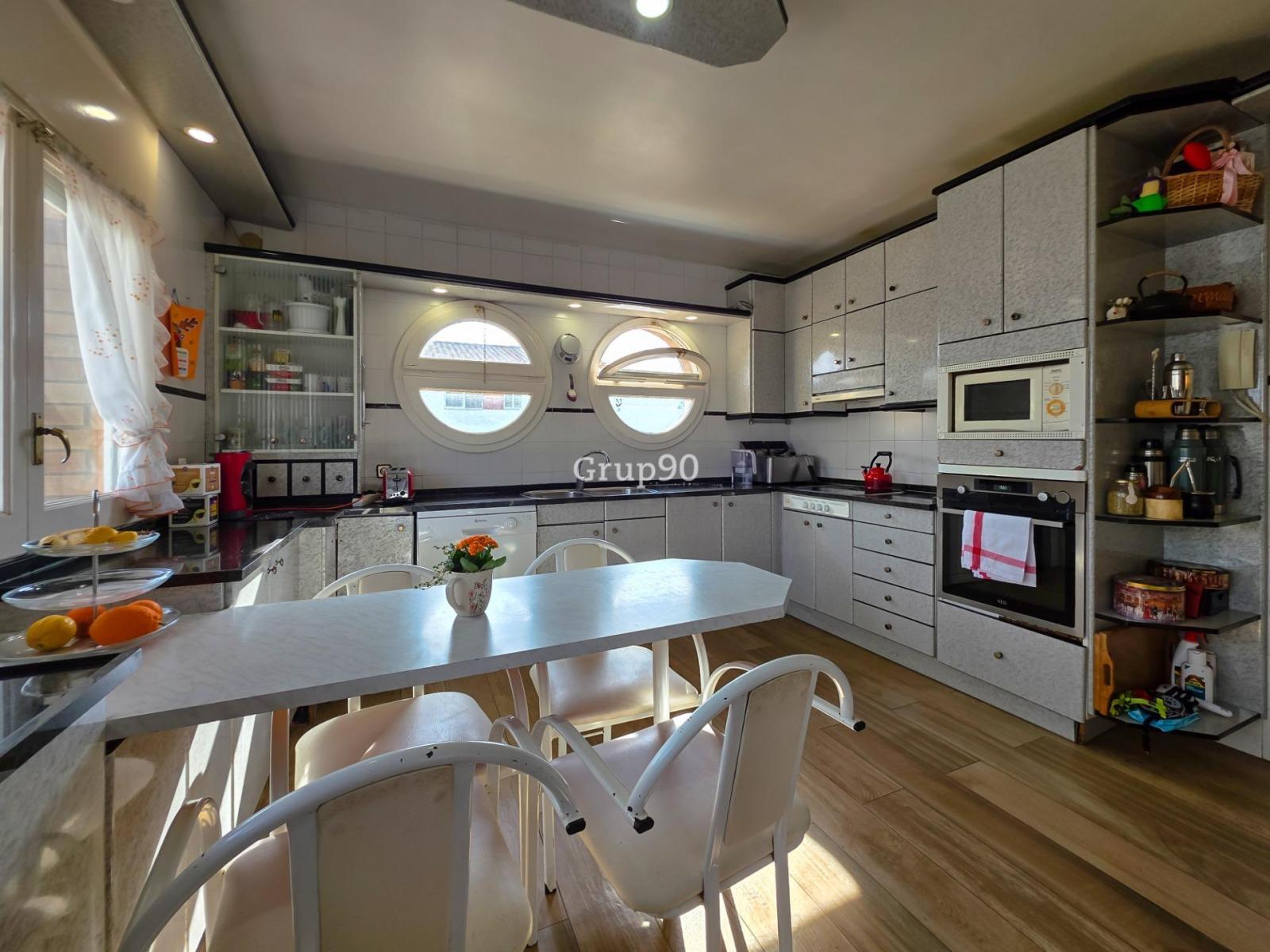 Chalet for Sale in Alpicat