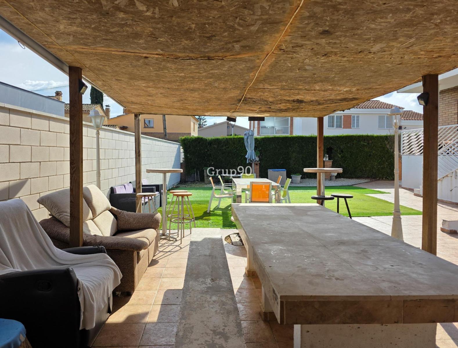 Chalet for Sale in Alpicat