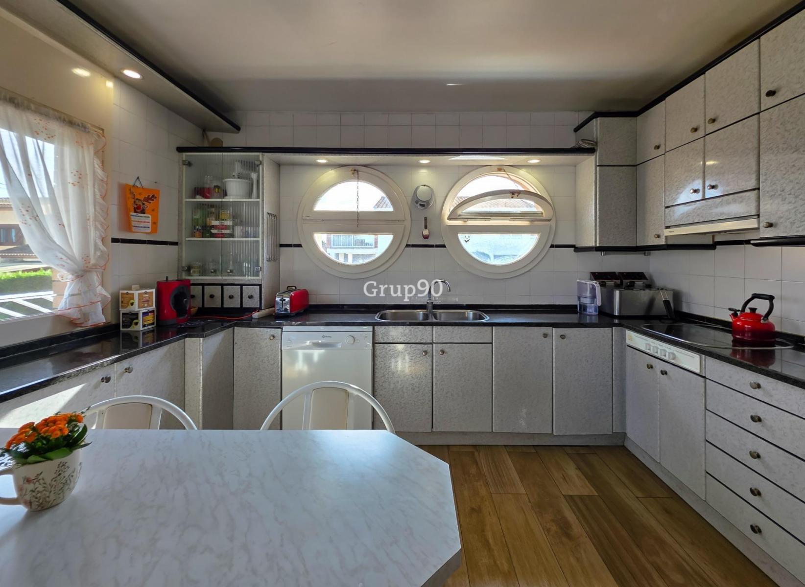 Chalet for Sale in Alpicat