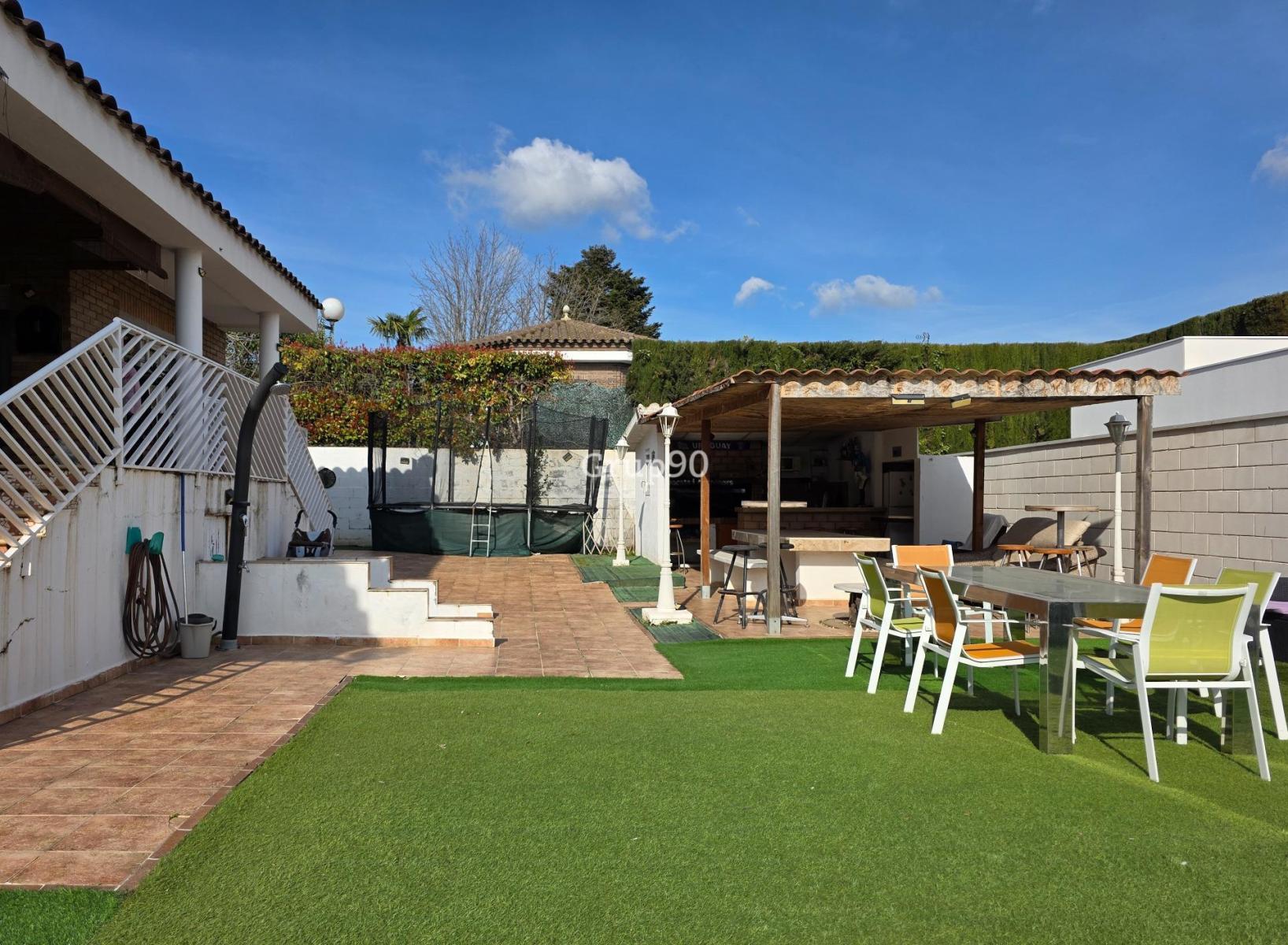 Chalet for Sale in Alpicat