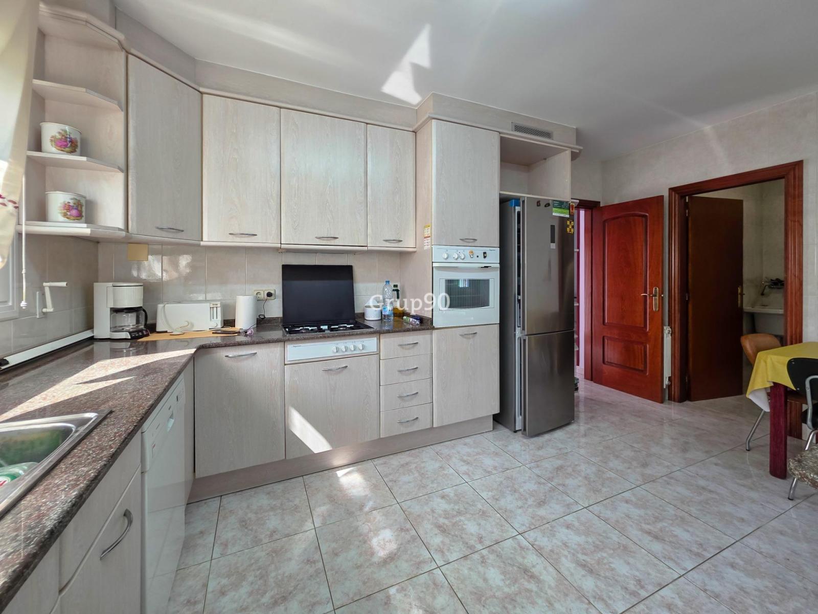 Chalet for Sale in Lleida