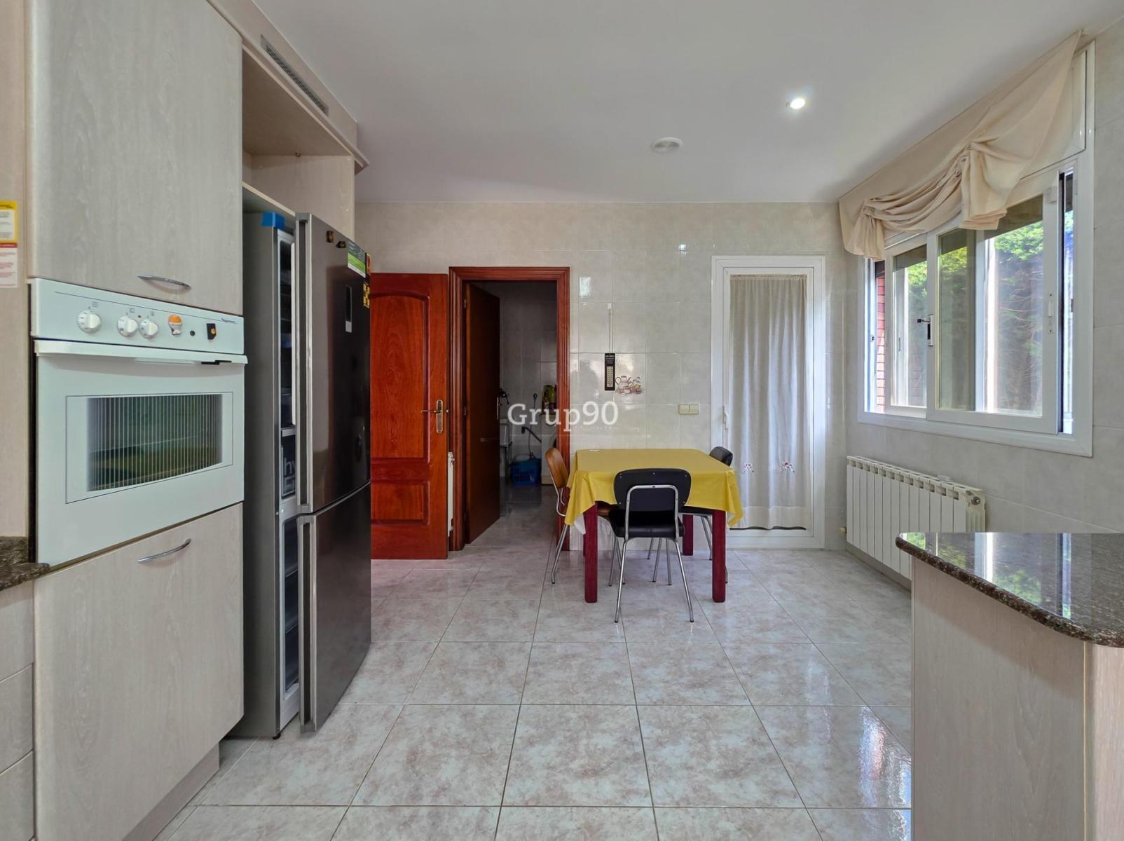 Chalet for Sale in Lleida