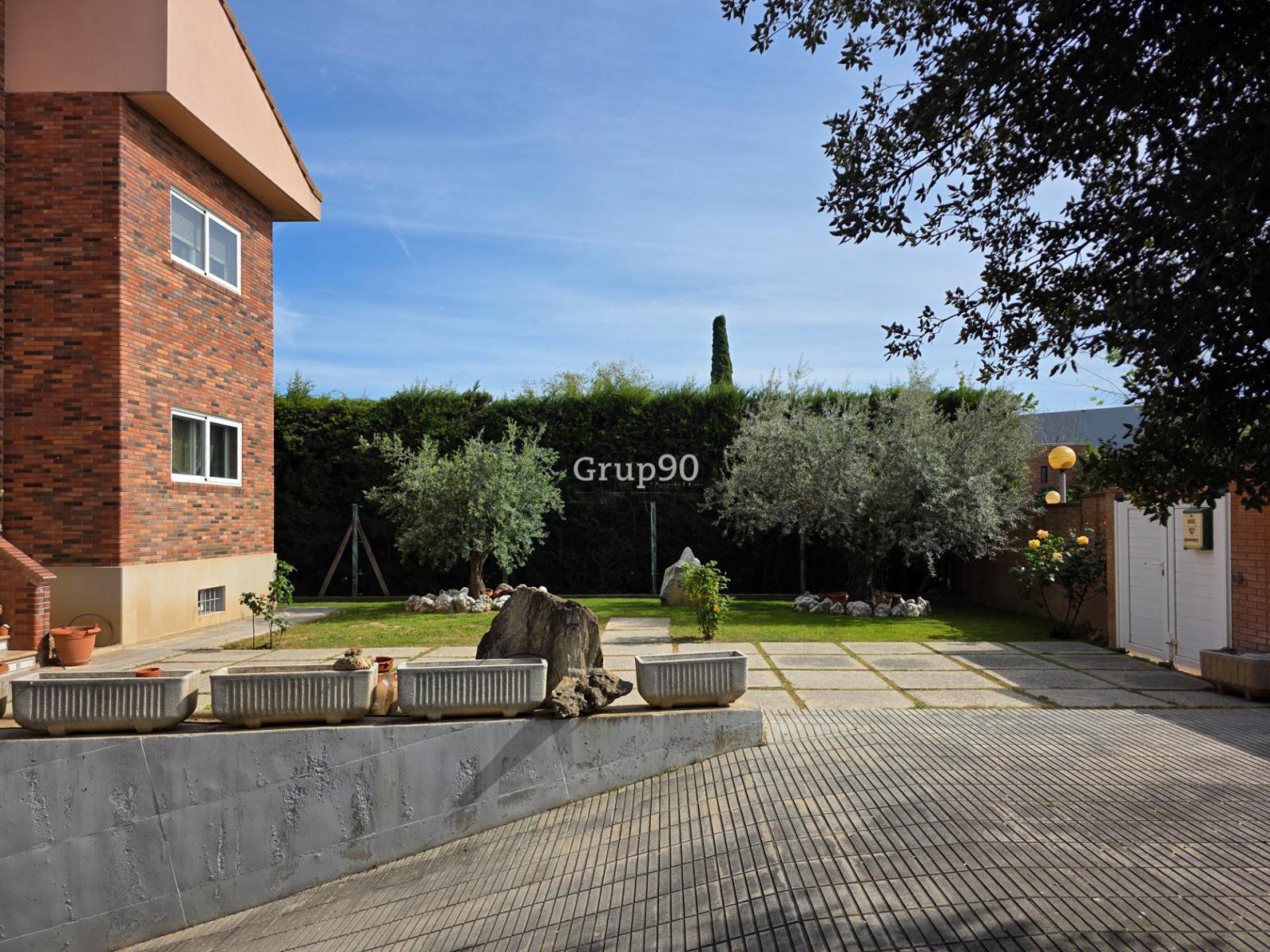 Chalet for Sale in Lleida