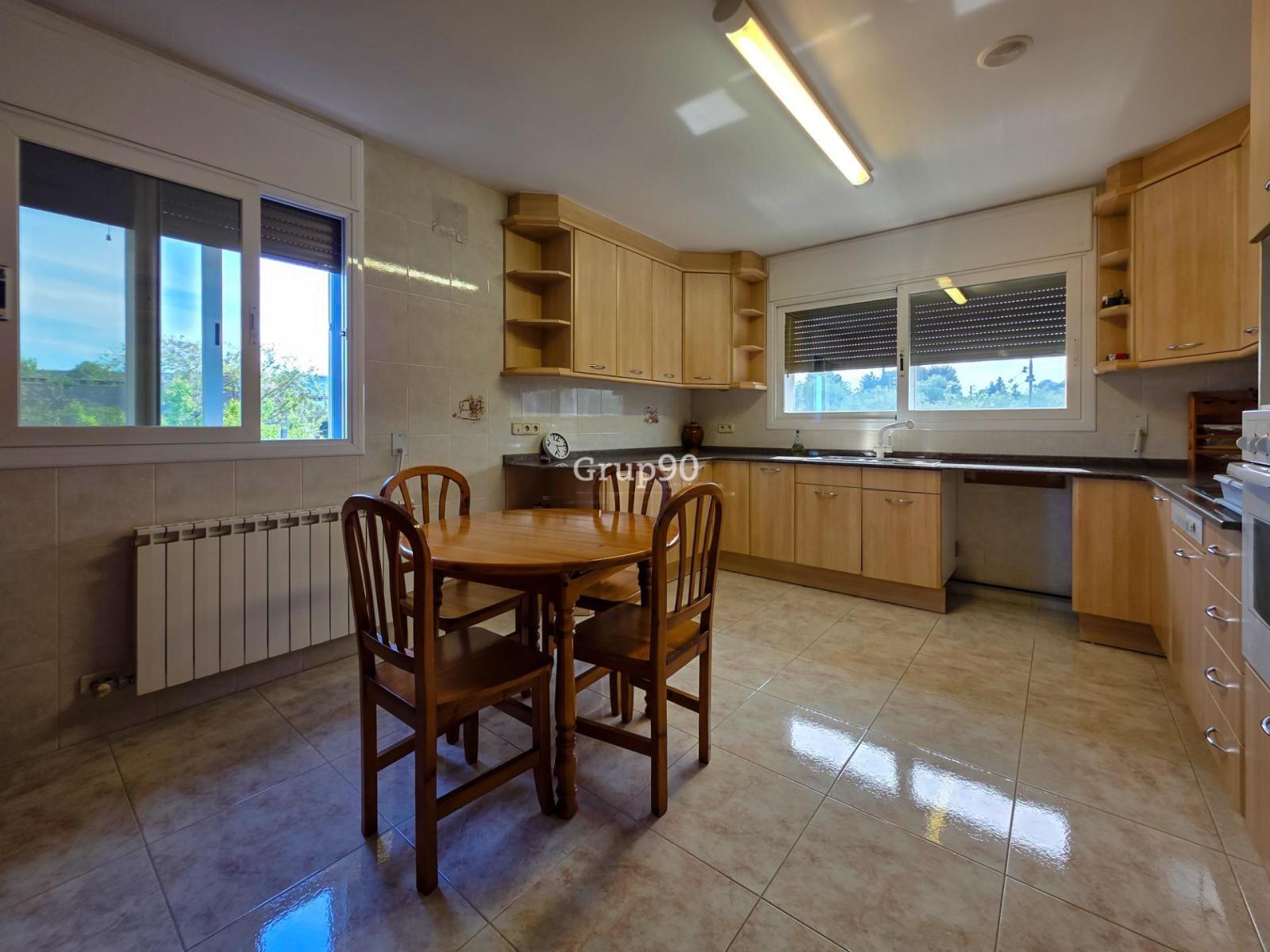 Chalet for Sale in Lleida