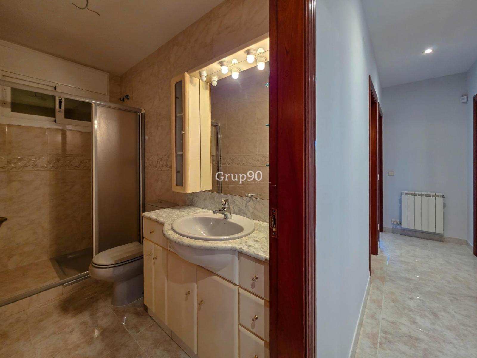 Chalet for Sale in Lleida