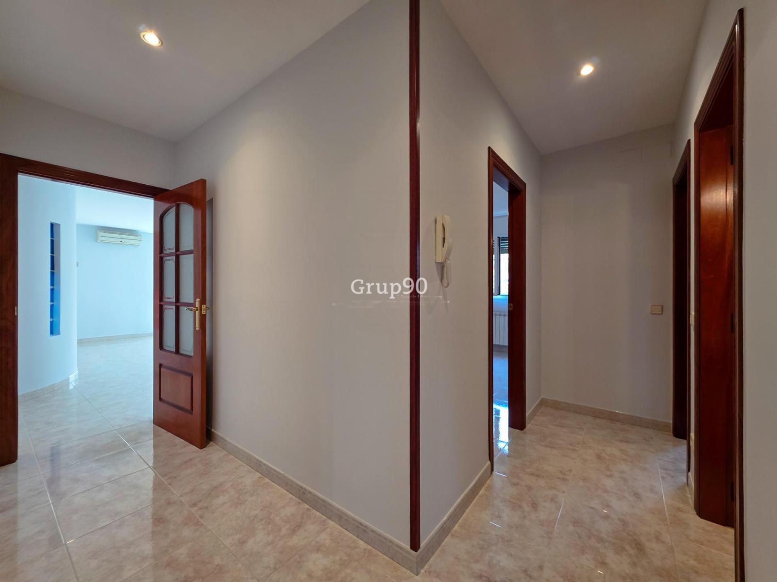 Chalet for Sale in Lleida