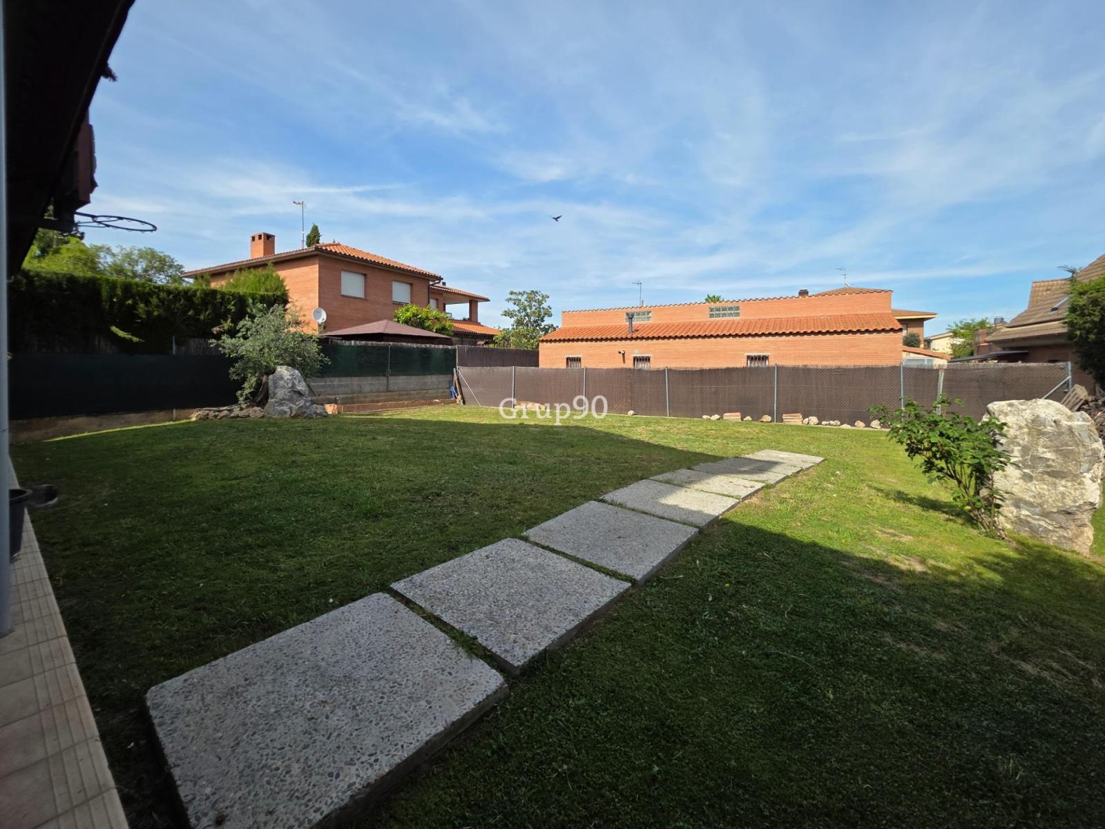 Chalet for Sale in Lleida
