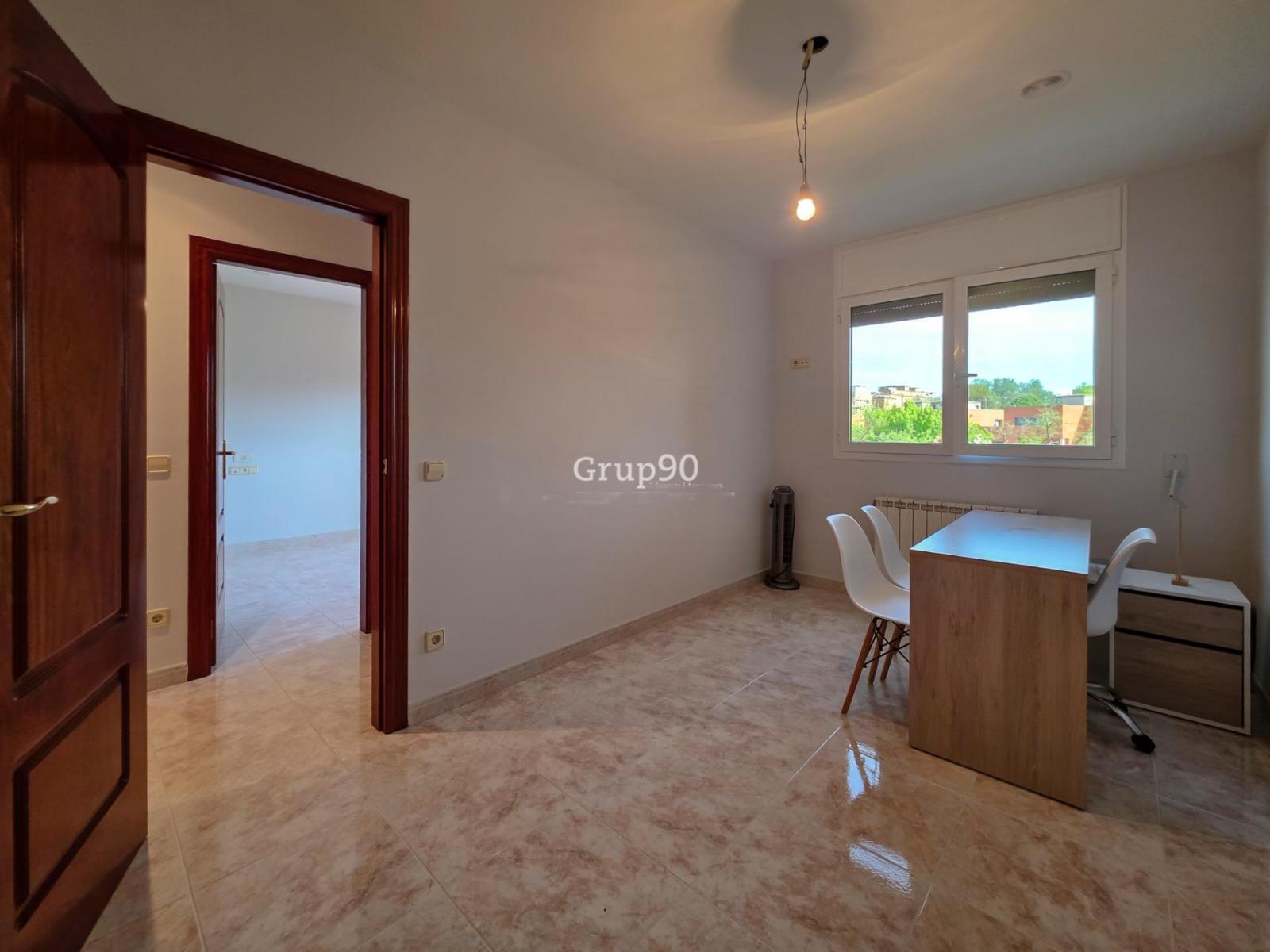 Chalet for Sale in Lleida