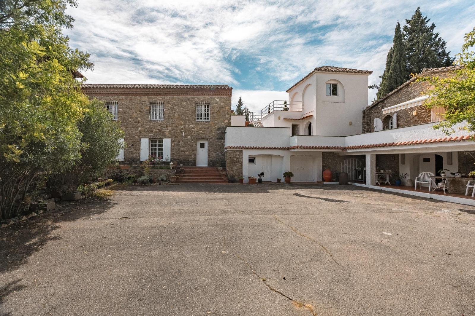 Rural House for Sale in Cabanelles
