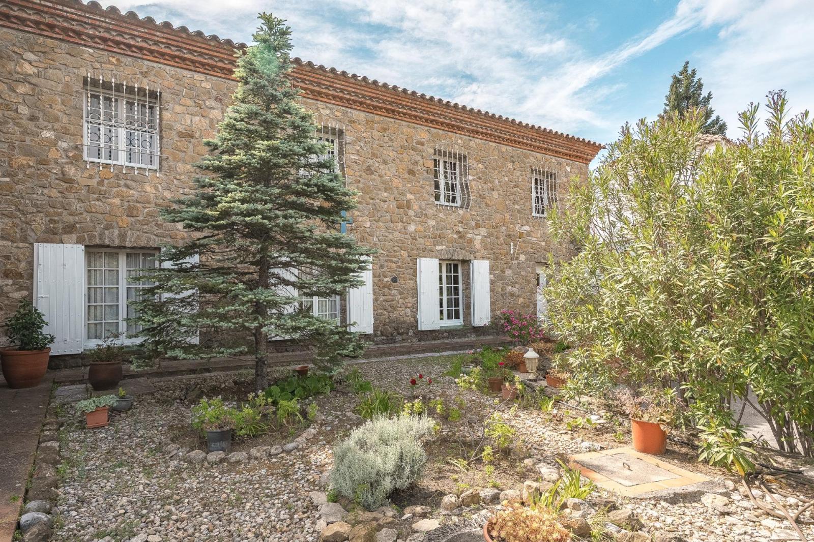 Rural House for Sale in Cabanelles