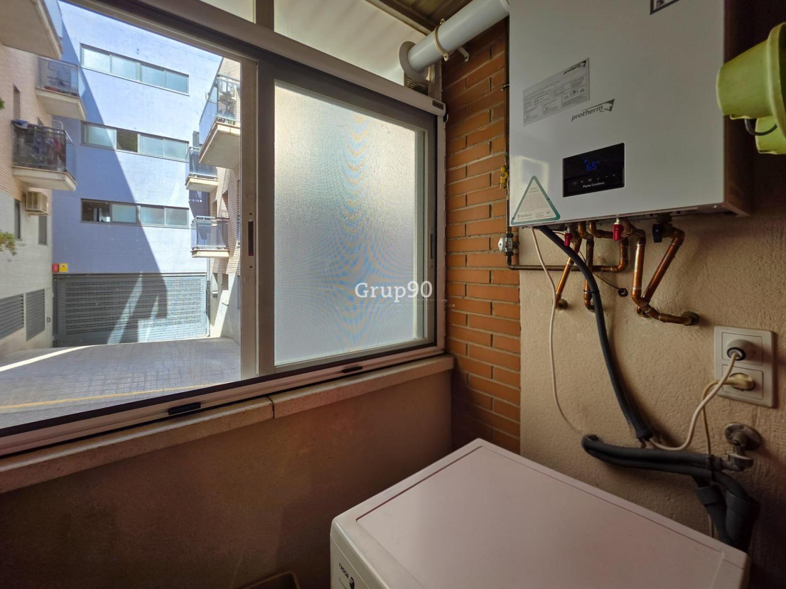Flat for Sale in Rosselló