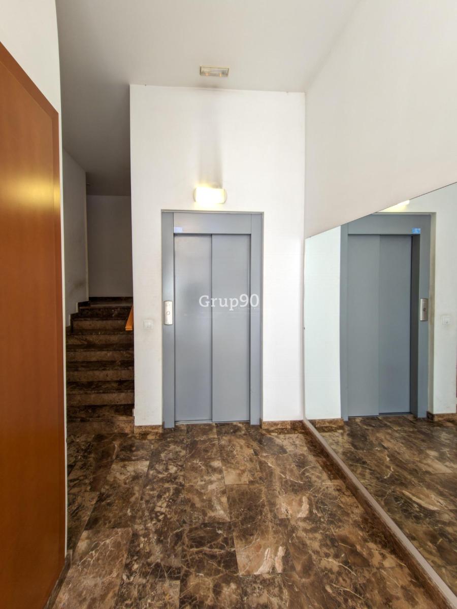 Flat for Sale in Rosselló