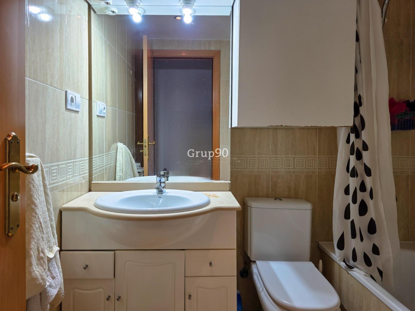 Flat for Sale in Rosselló