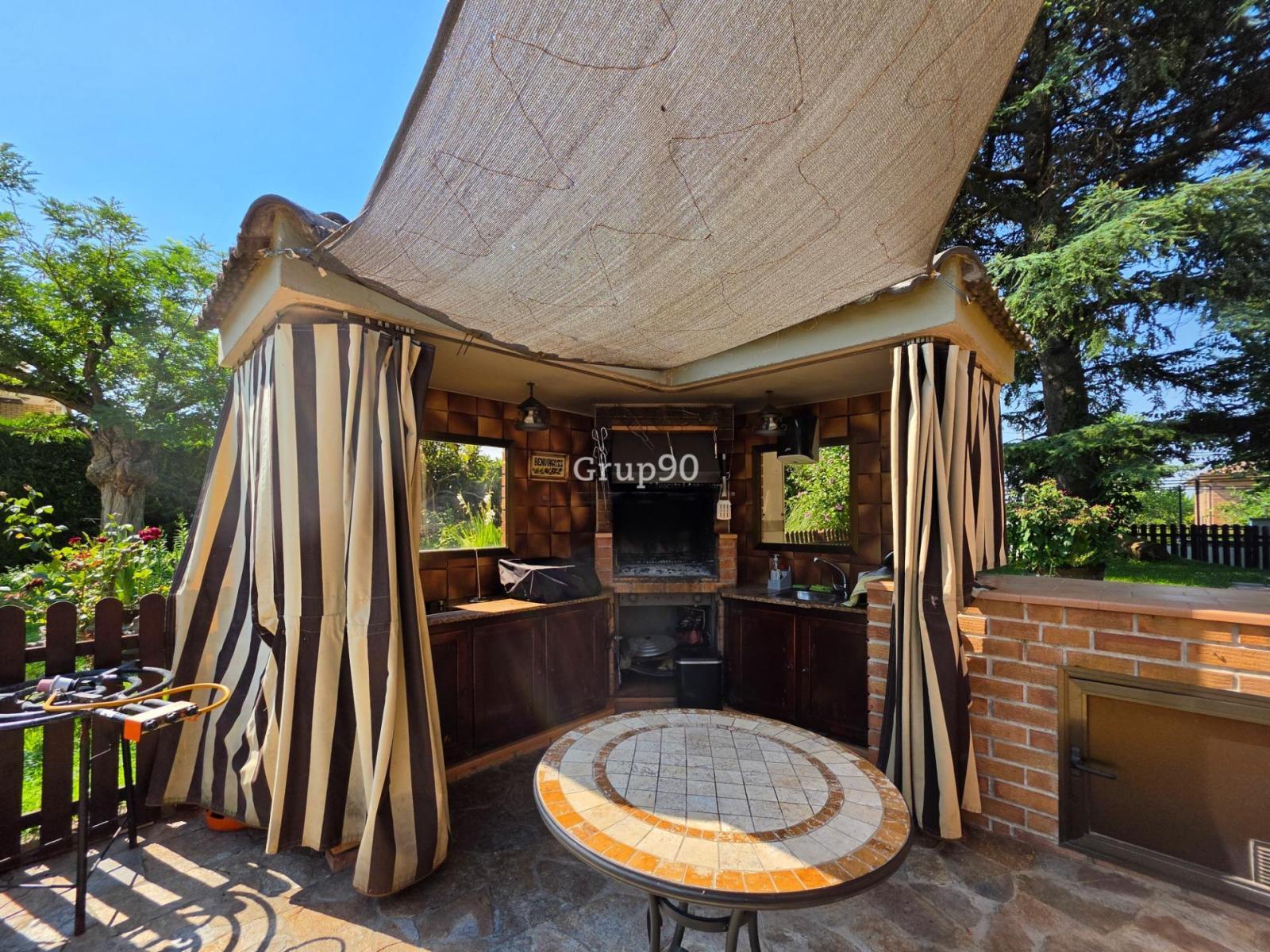 Chalet for Sale in Lleida